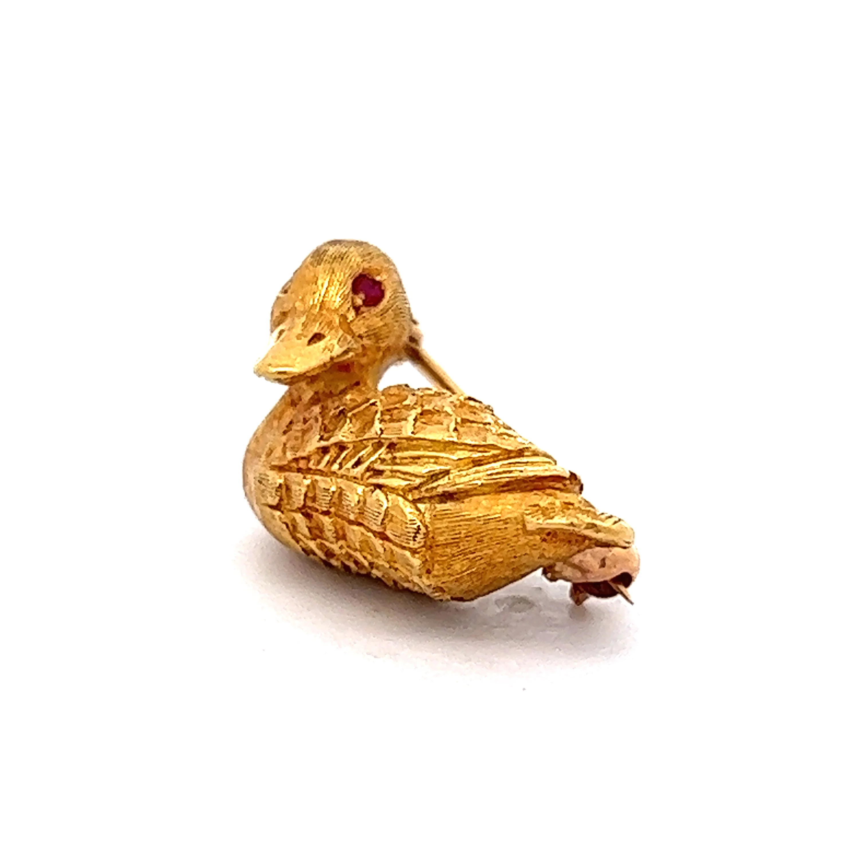 Cabochon Cut Ruby Duck Brooch in 18k Yellow Gold - Image 2