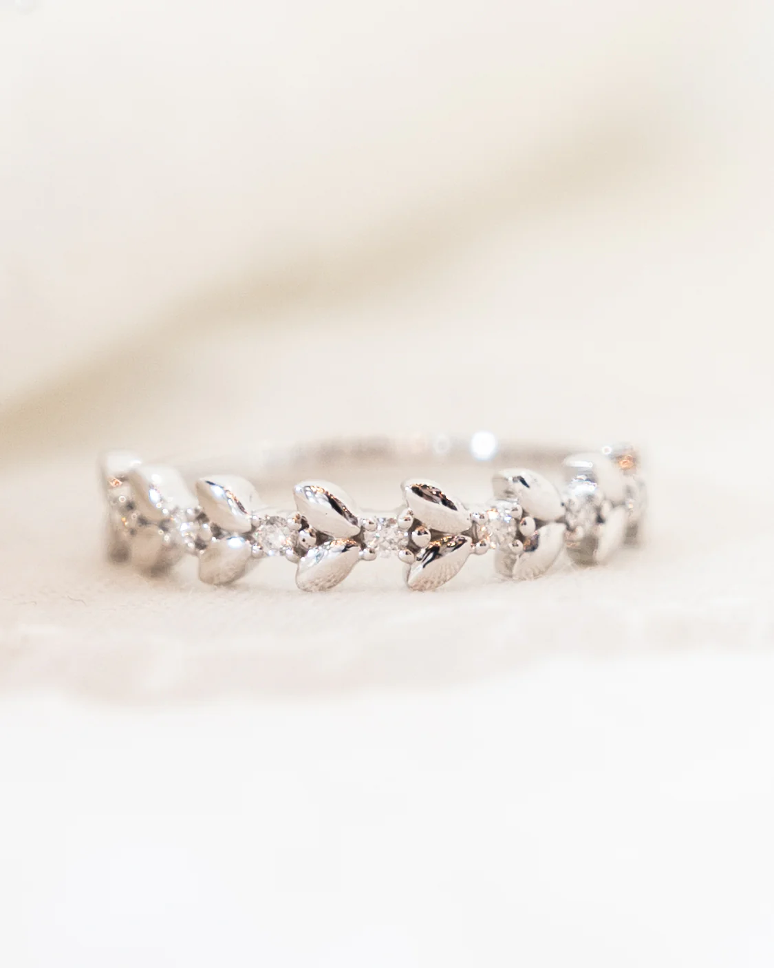 .09 Leaf Textured Diamond Wedding Band 14k - Image 6