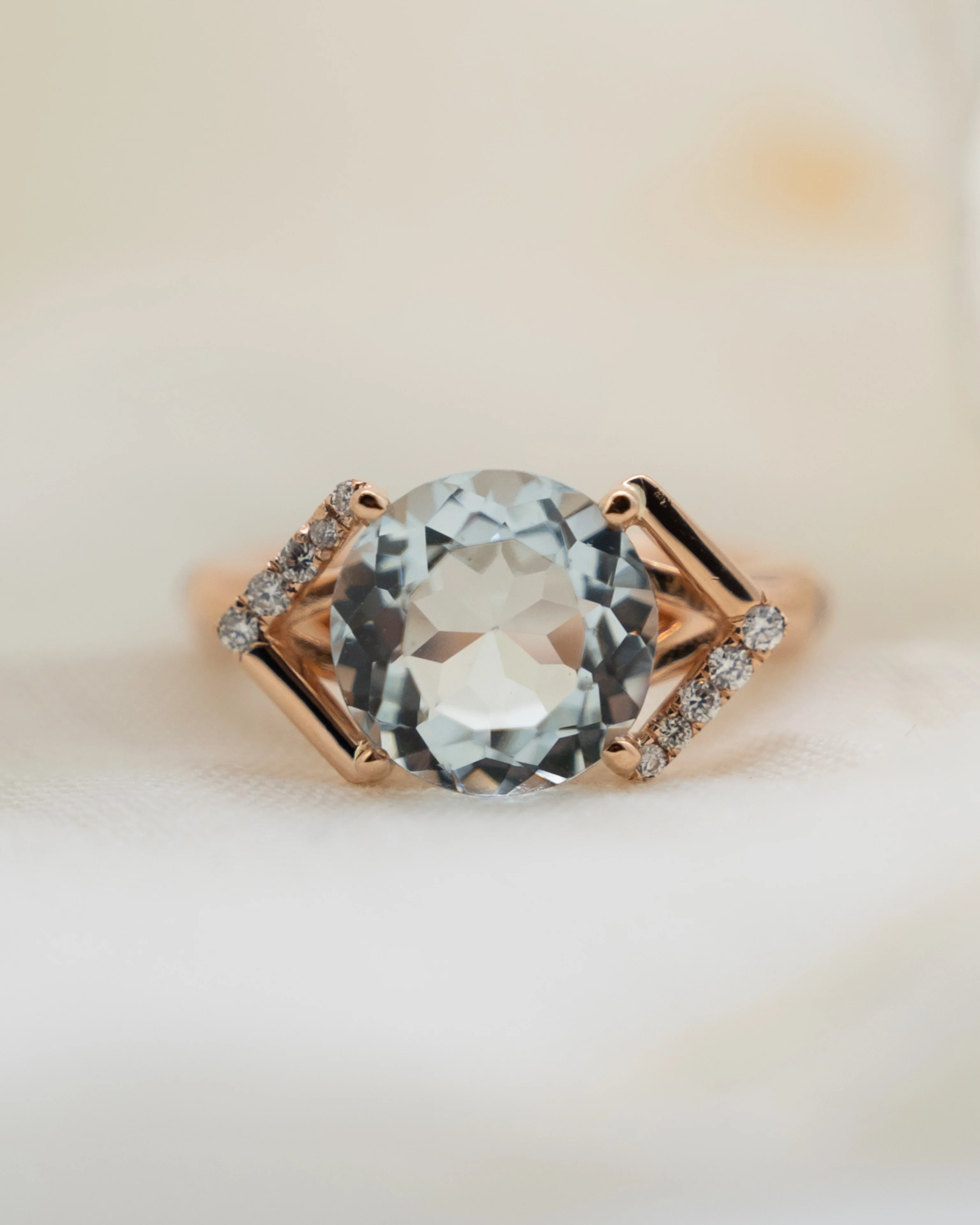 1.03 Aquamarine & Diamond Cocktail Ring in 14k - Image 7