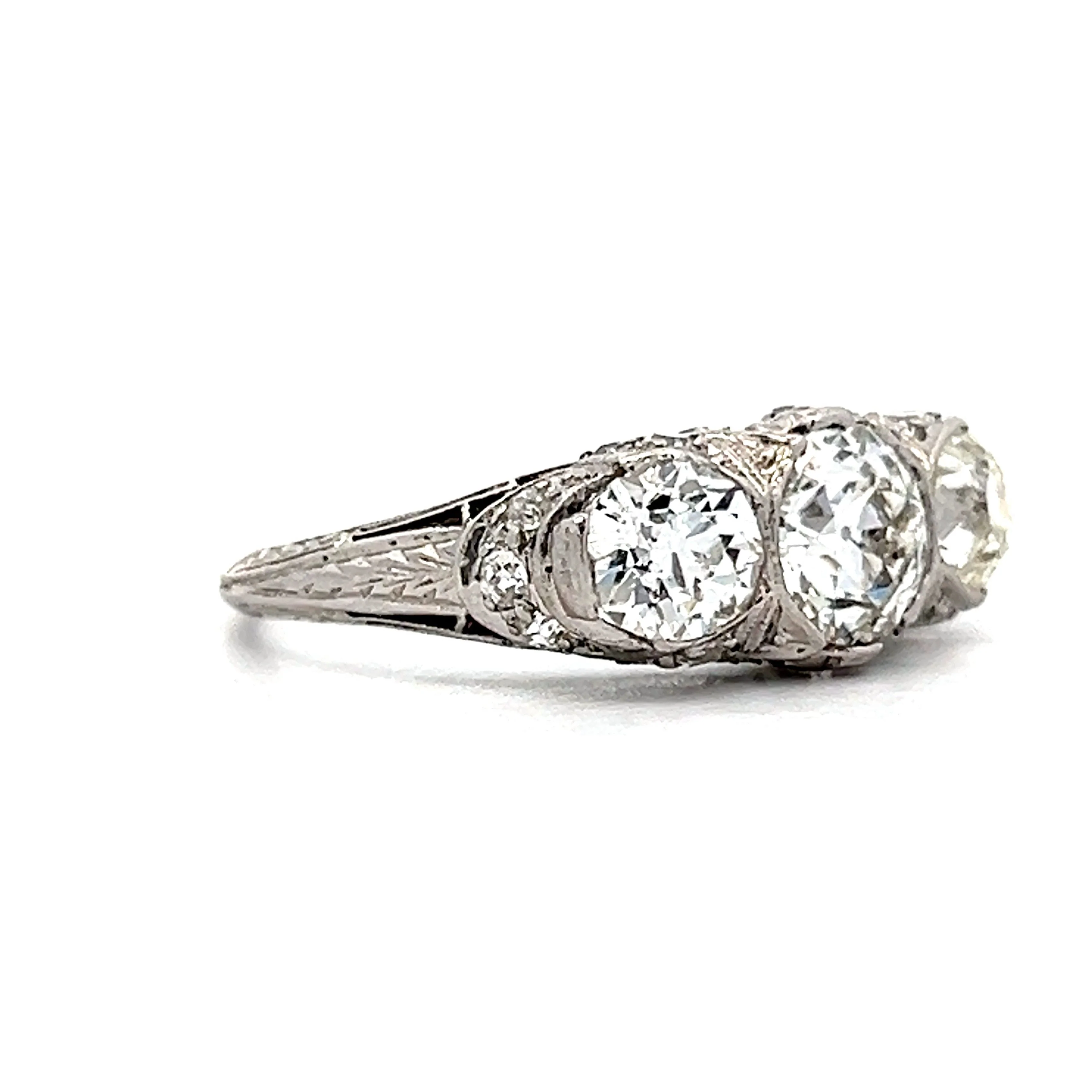 1.03 Vintage Art Deco Filigree Engagement Ring in Platinum - Image 3