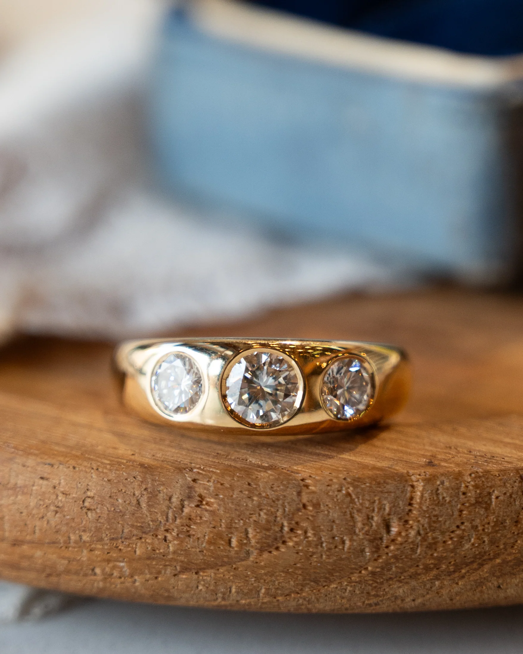 1.11 Three Stone Diamond Engagement 18k Yellow Gold - Image 6