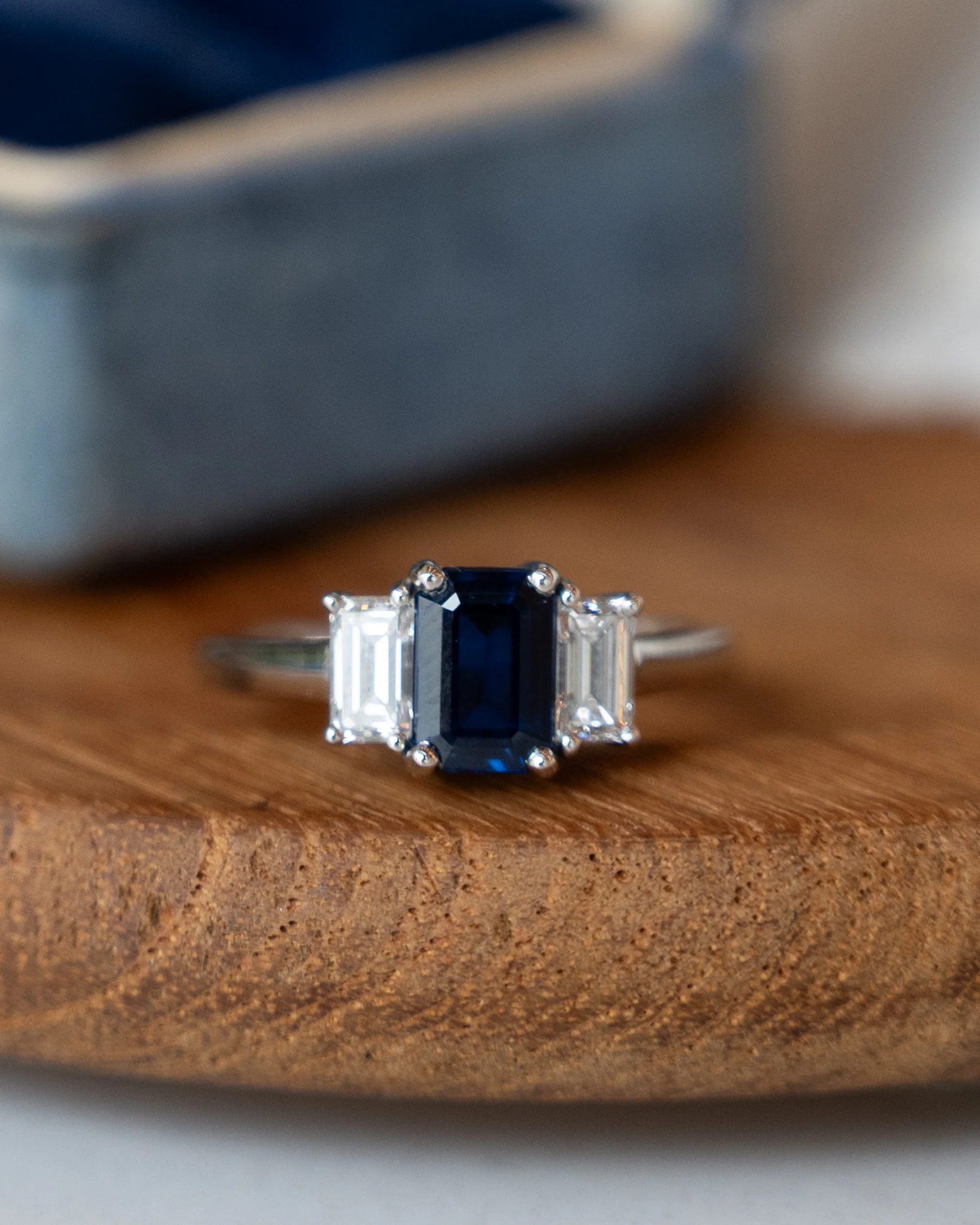 1.15 Blue Sapphire Three Stone Ring Platinum - Image 7