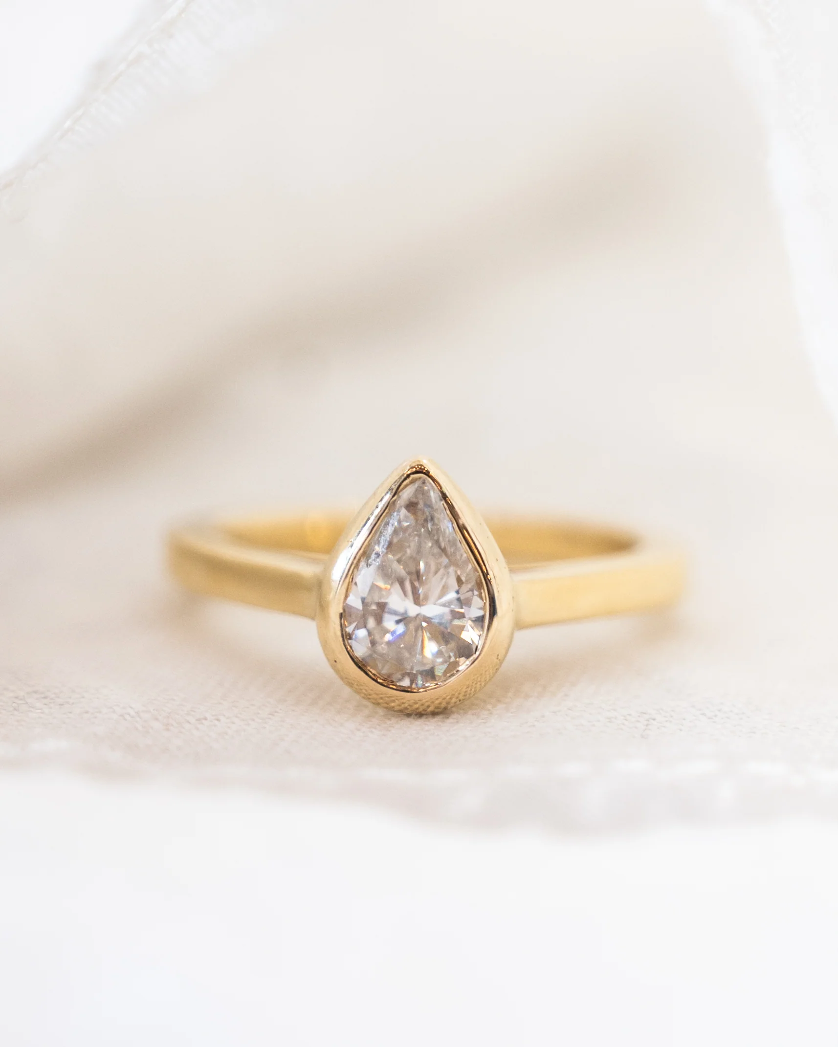 1.17 GIA Pear Diamond Engagement Ring 18k Yellow Gold - Image 6