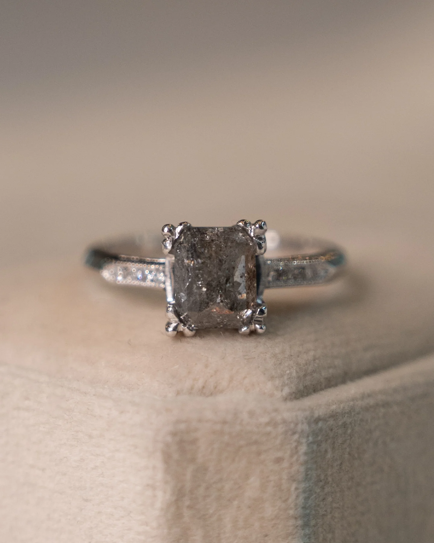 1.33 Emerald Rose Cut Diamond Engagement Ring Platinum - Image 6