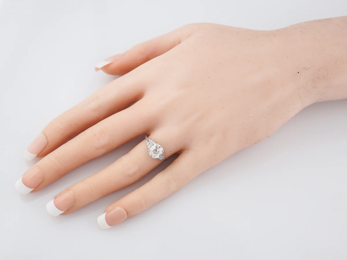 Stunning 1.50 Carat Cushion Diamond Art Deco Engagement Ring - Image 7