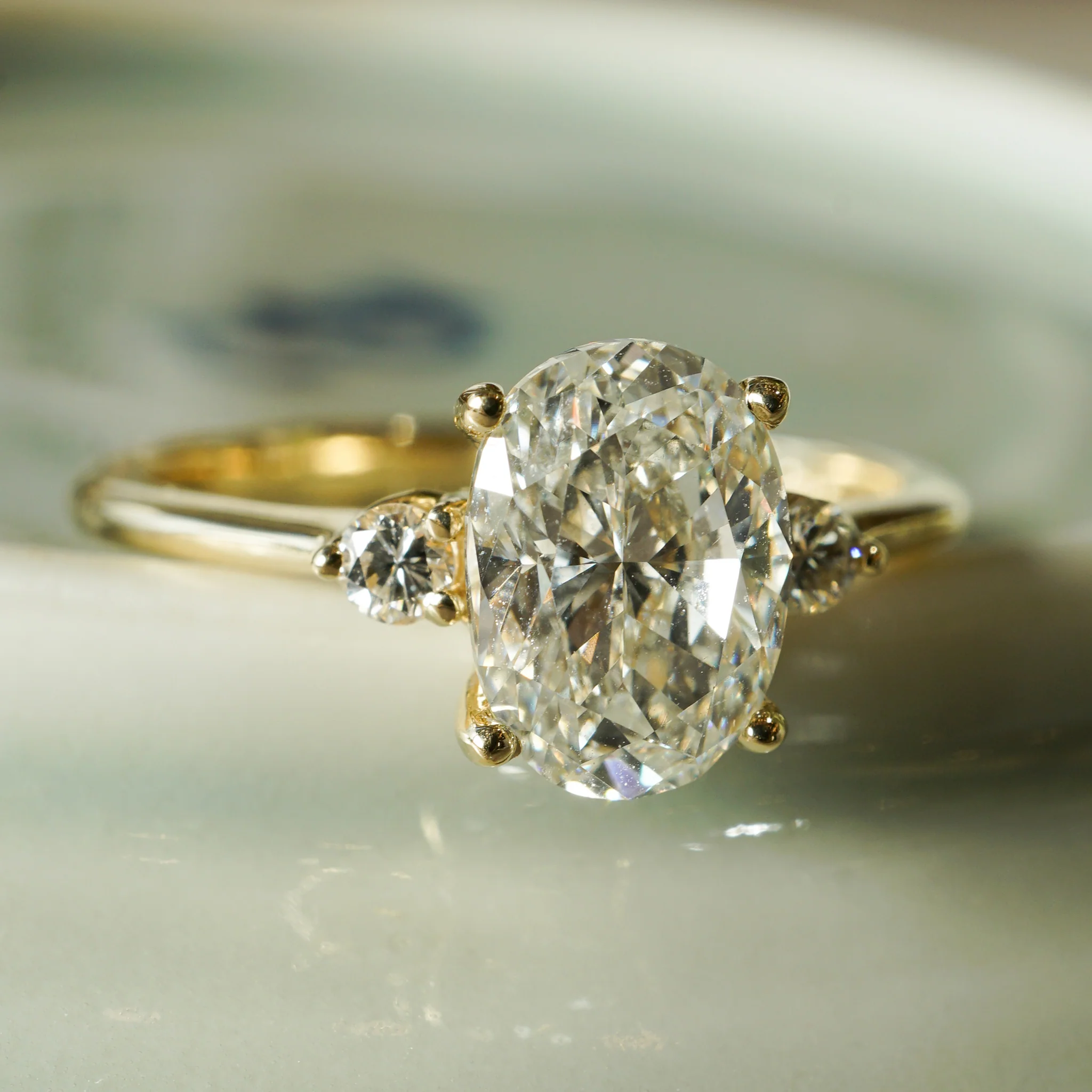 1.50 GIA Oval Cut Diamond Engagement Ring in 14k Yellow Gold - Image 6