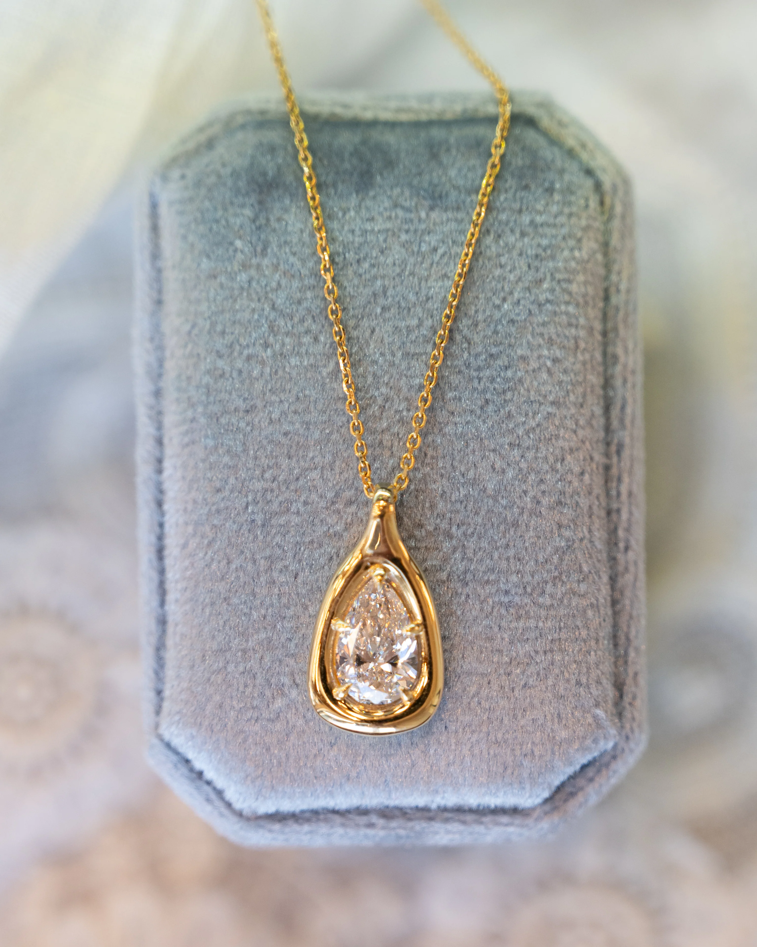 1.51 Pear Cut Diamond Necklace in 18k Yellow Gold - Image 5