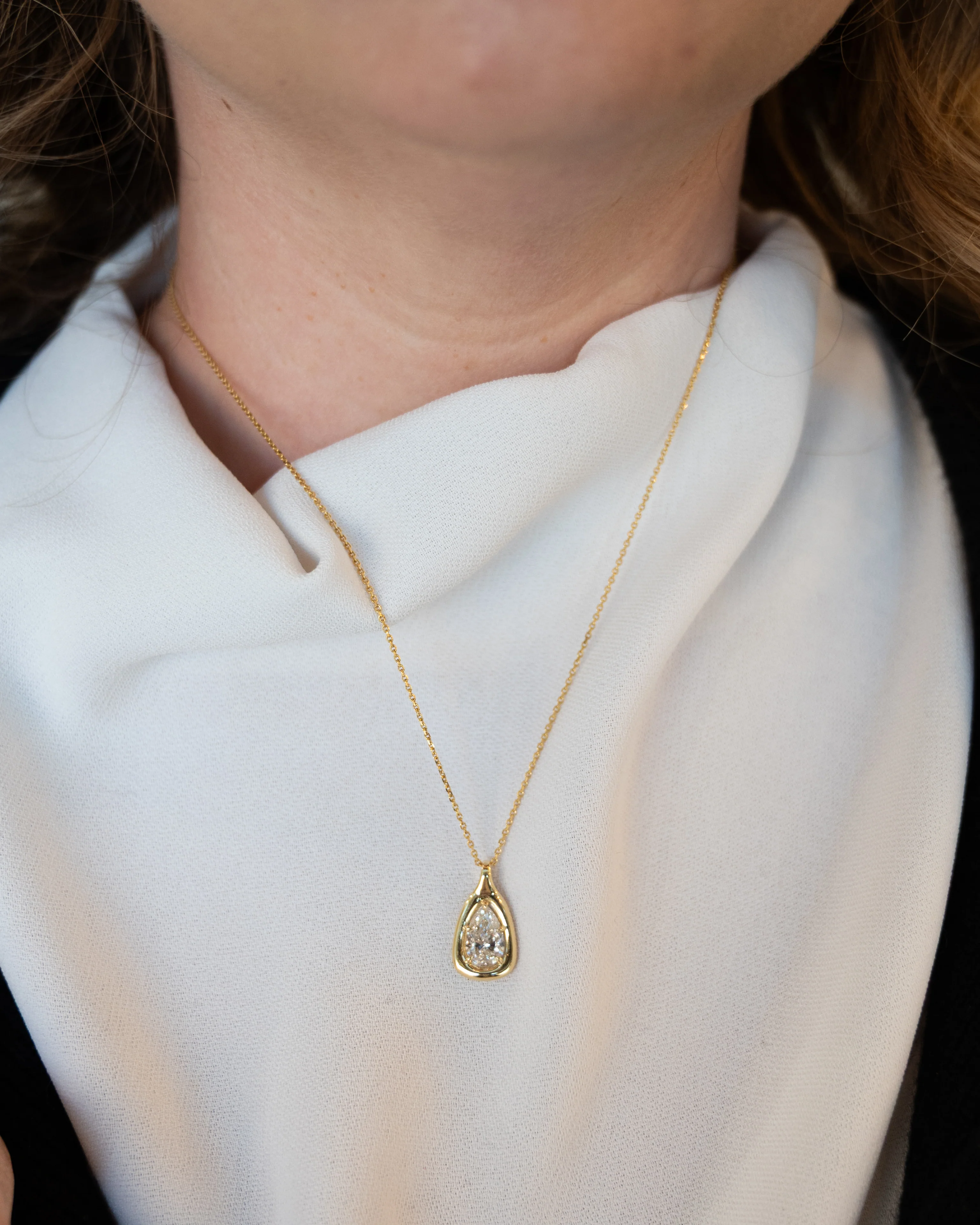 1.51 Pear Cut Diamond Necklace in 18k Yellow Gold - Image 6