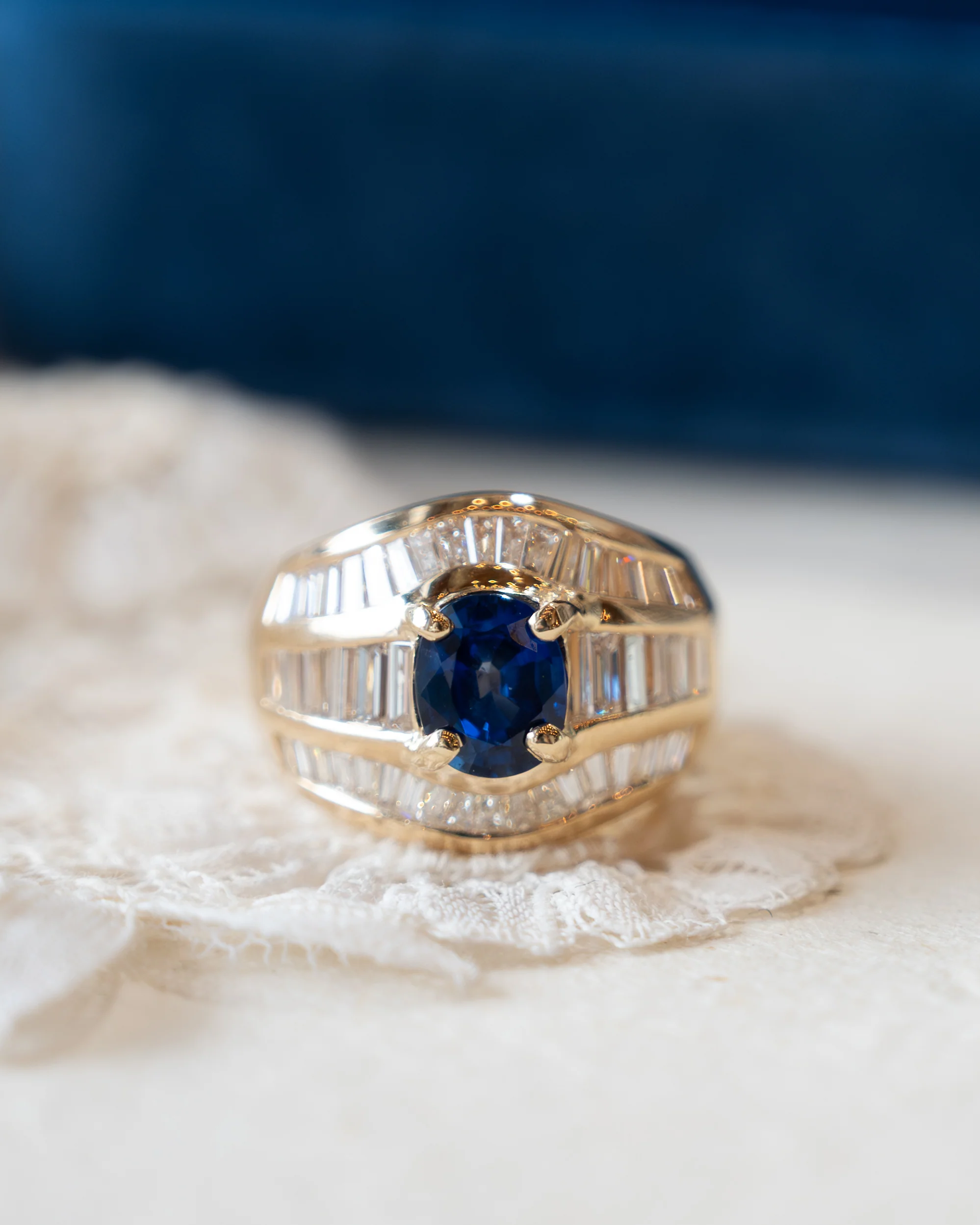 1.69 Blue Sapphire & Diamond Cocktail Ring 18k Yellow Gold - Image 6