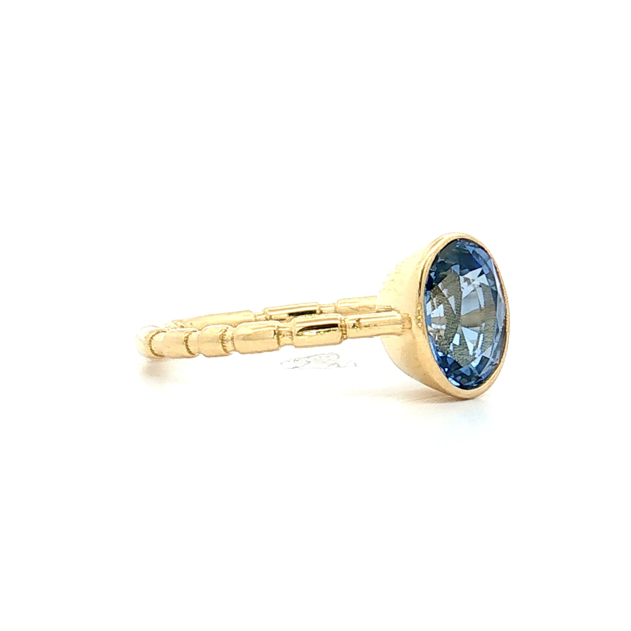 1.81 Oval Blue Sapphire Engagement Ring 18k Yellow Gold - Image 3