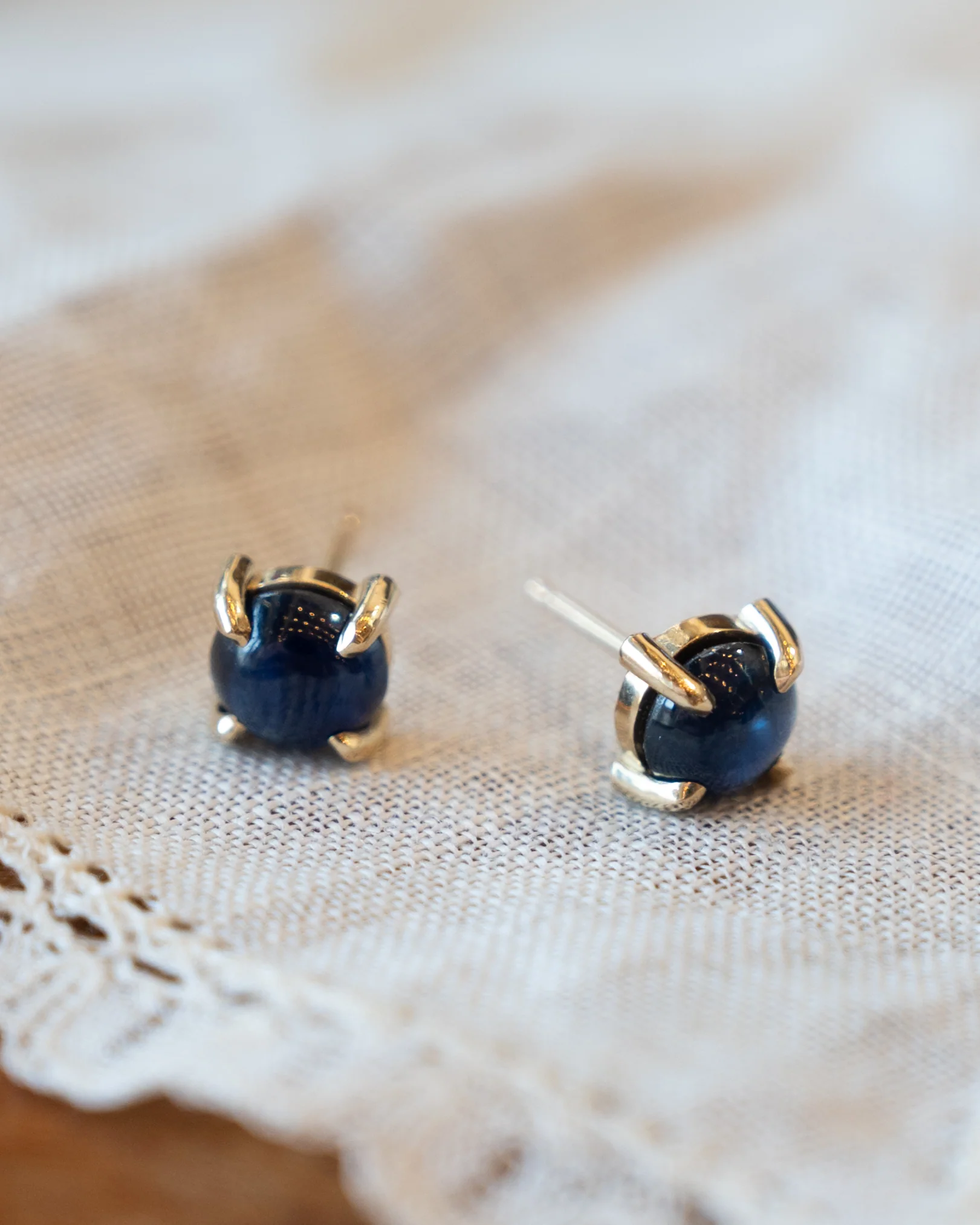 1.95 Blue Sapphire Cabochon Stud Earrings 14k - Image 5