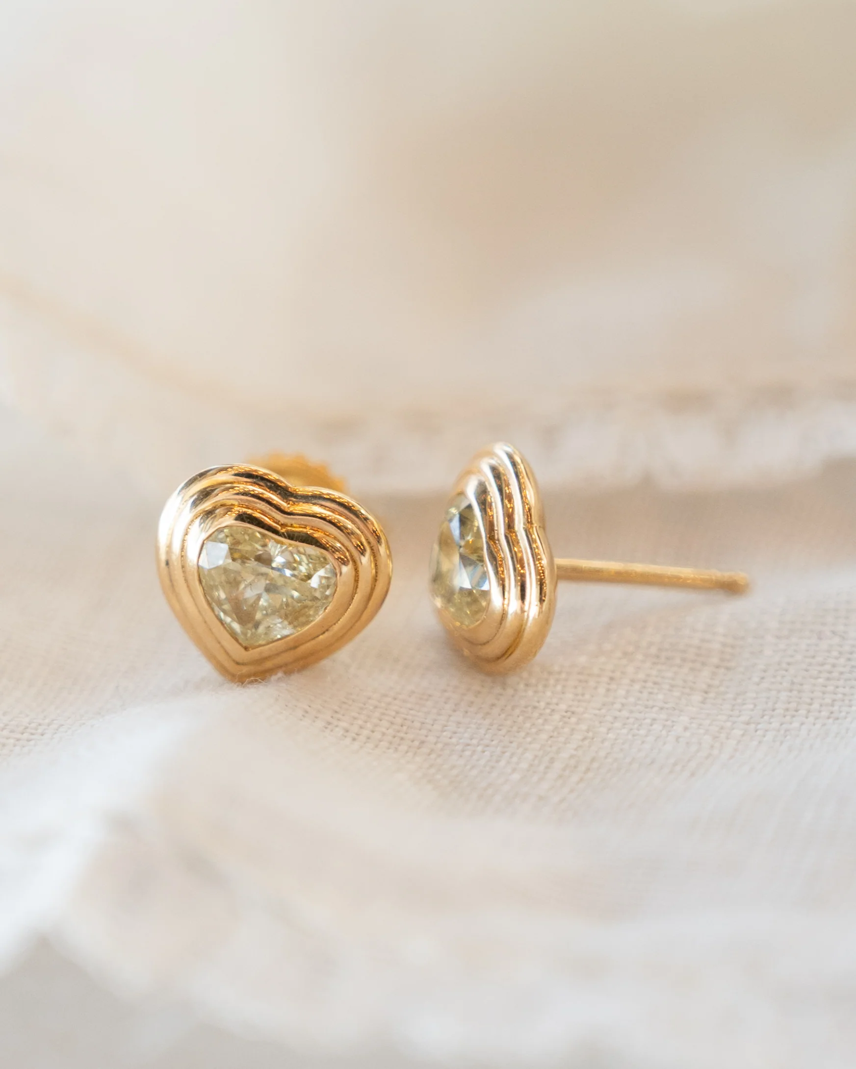 1 Carat Diamond Heart Earrings 18k Yellow Gold - Image 4