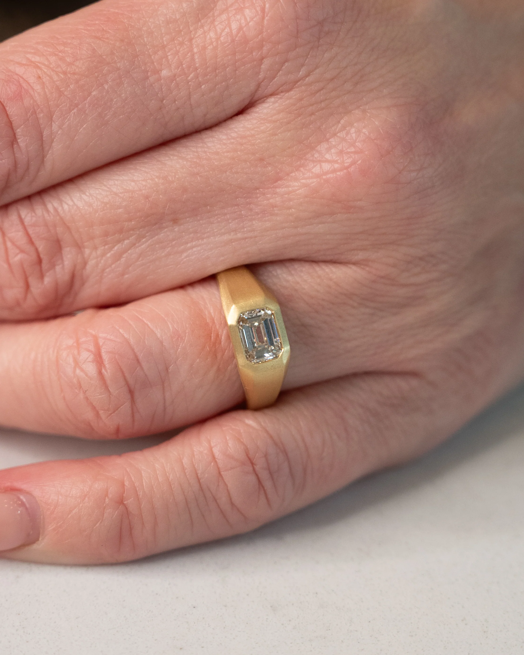 1 Carat Emerald Cut Diamond Engagement Ring 18k - Image 7