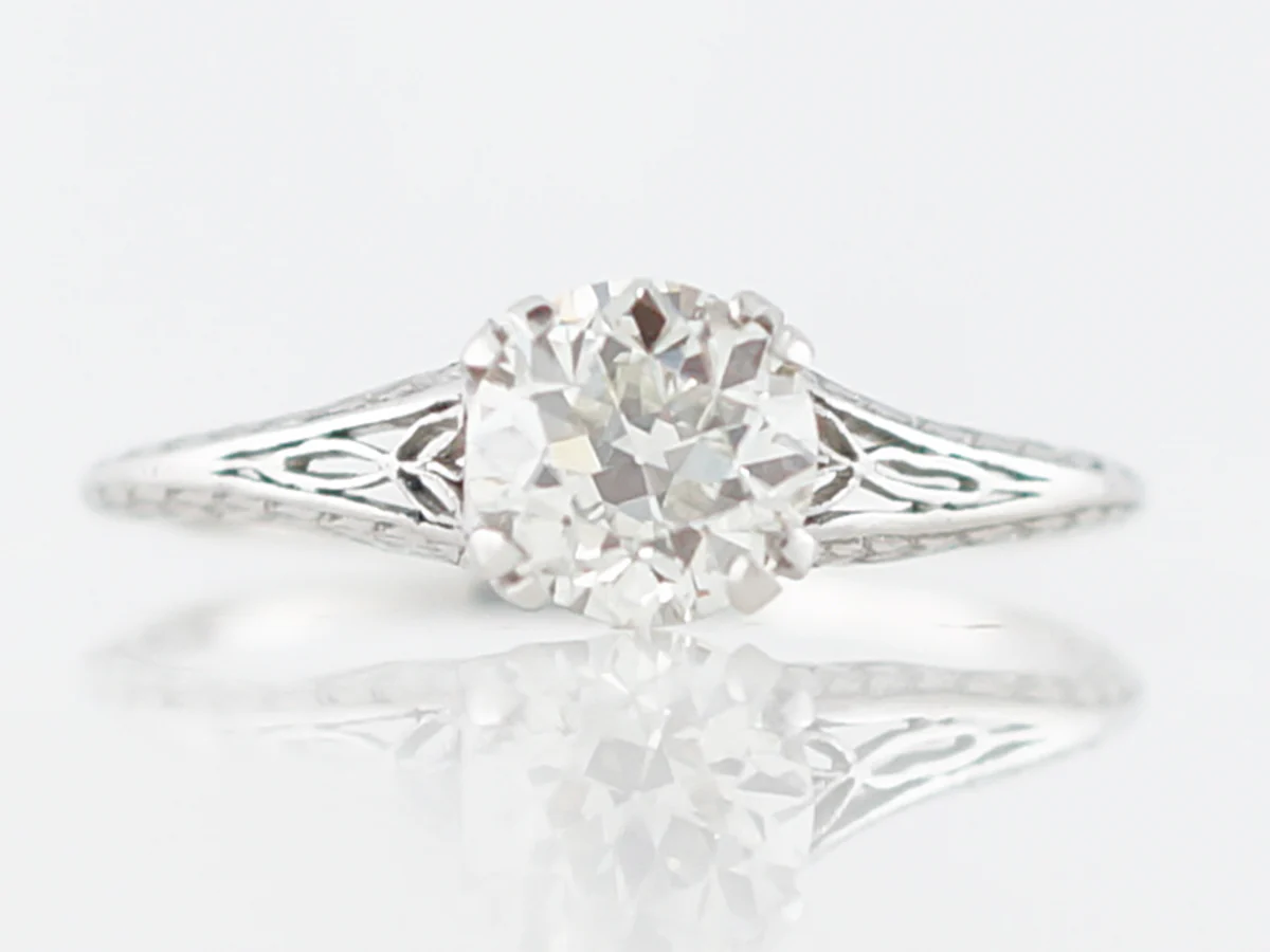 1 Carat Solitaire Diamond Engagement Ring in Platinum