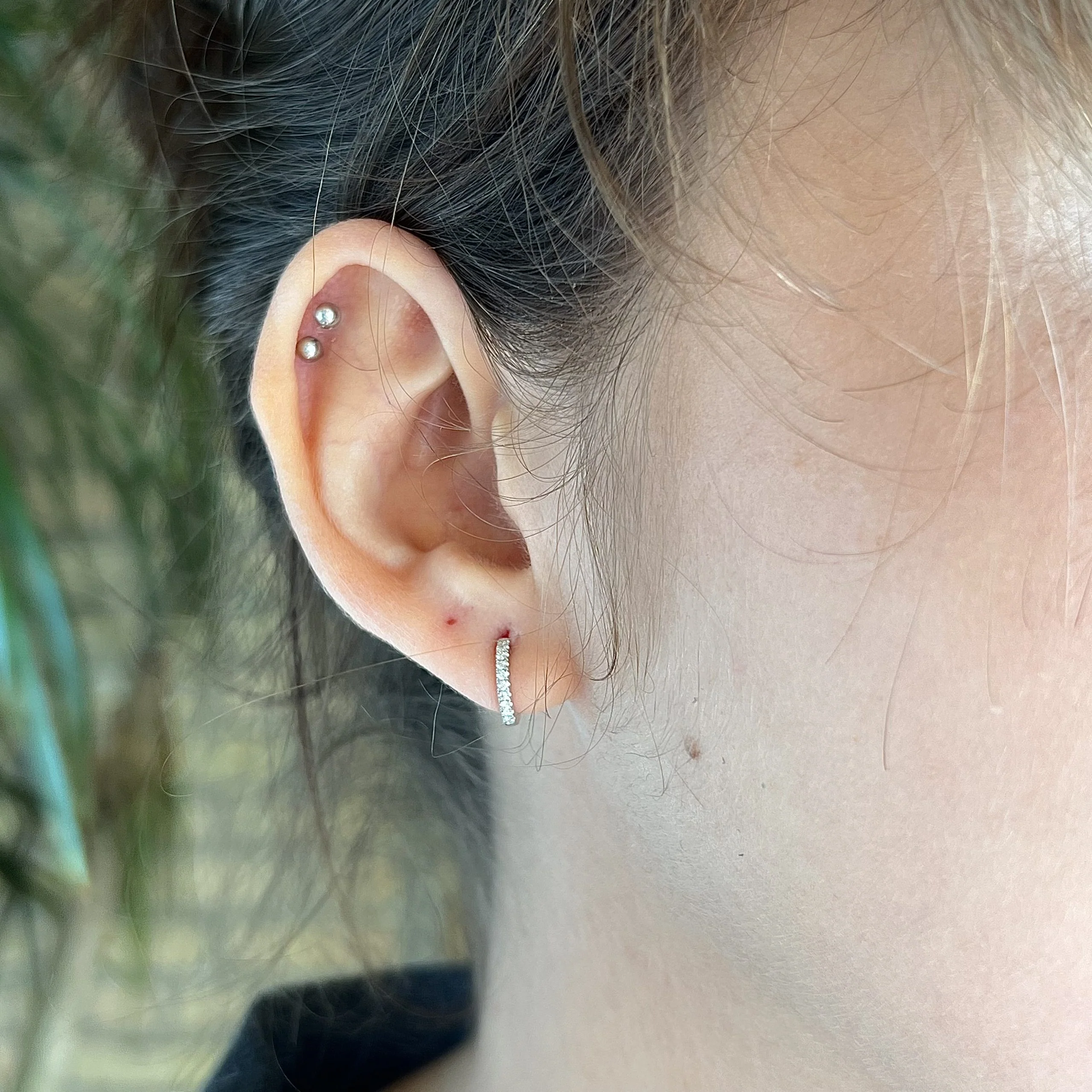 .10 Small Diamond Hoop Earrings in 14k White Gold - Image 4