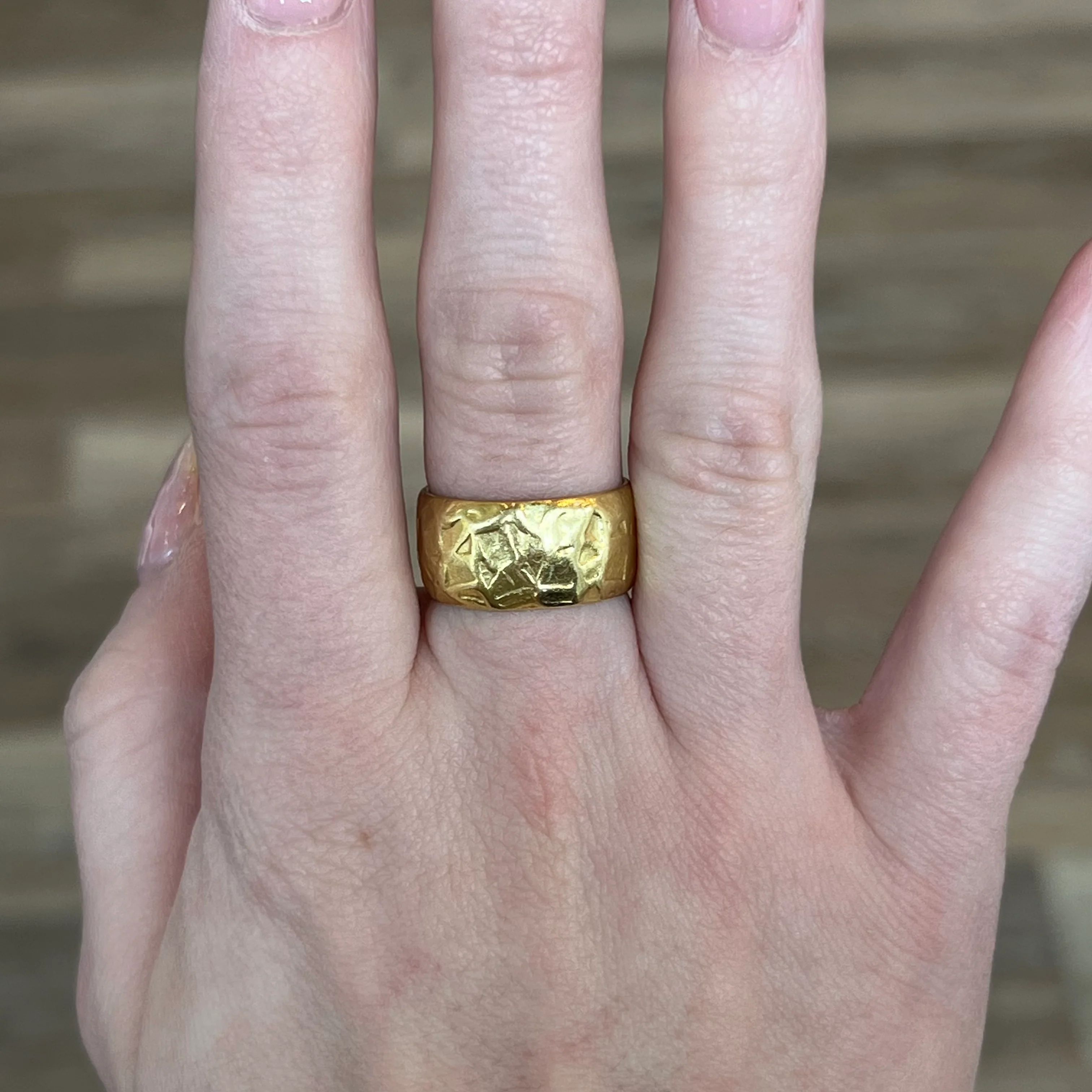 10mm Textured Band in 18k Yellow Gold - Image 6