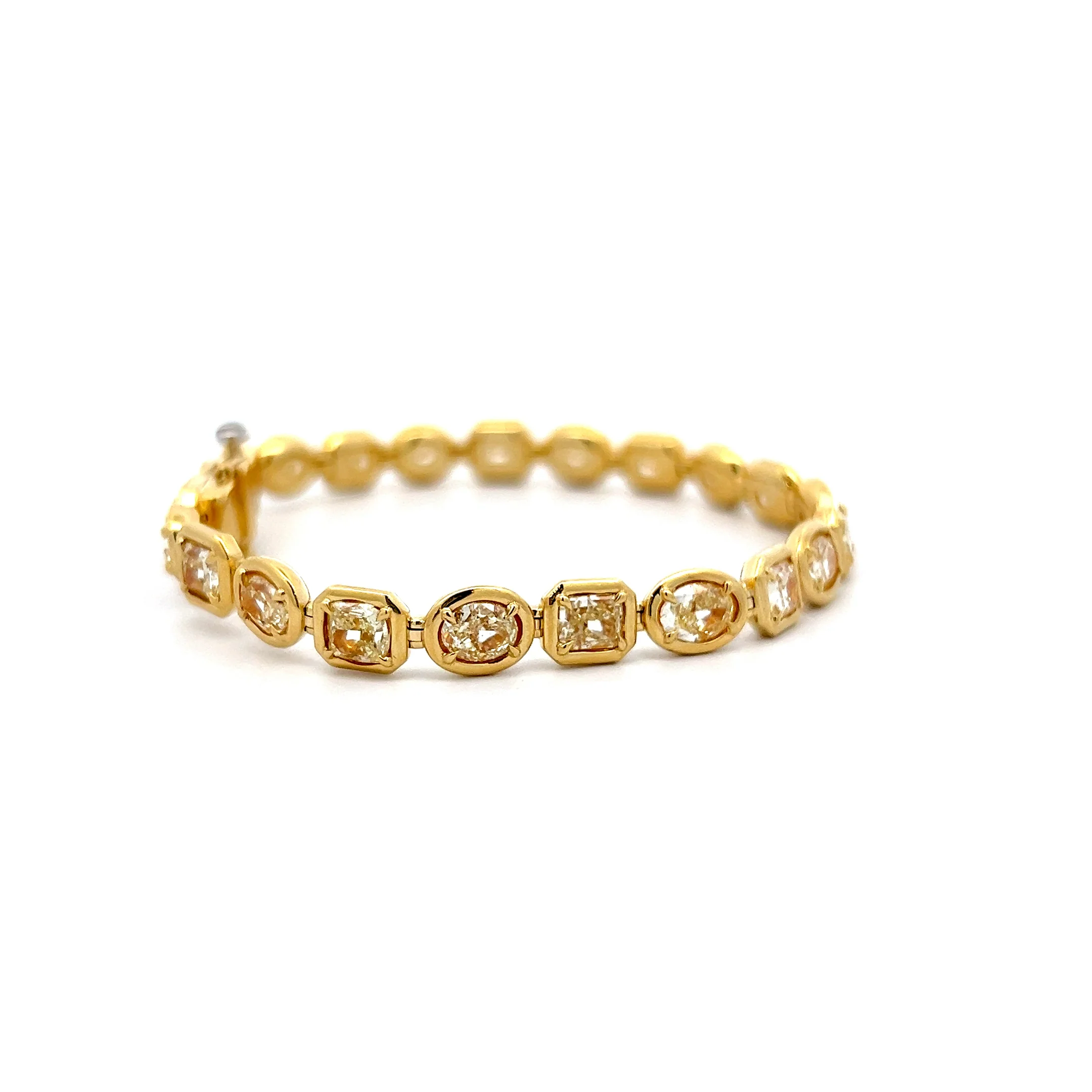 11.54 Mixed Cut Diamond Tennis Bracelet in 18k - Image 3