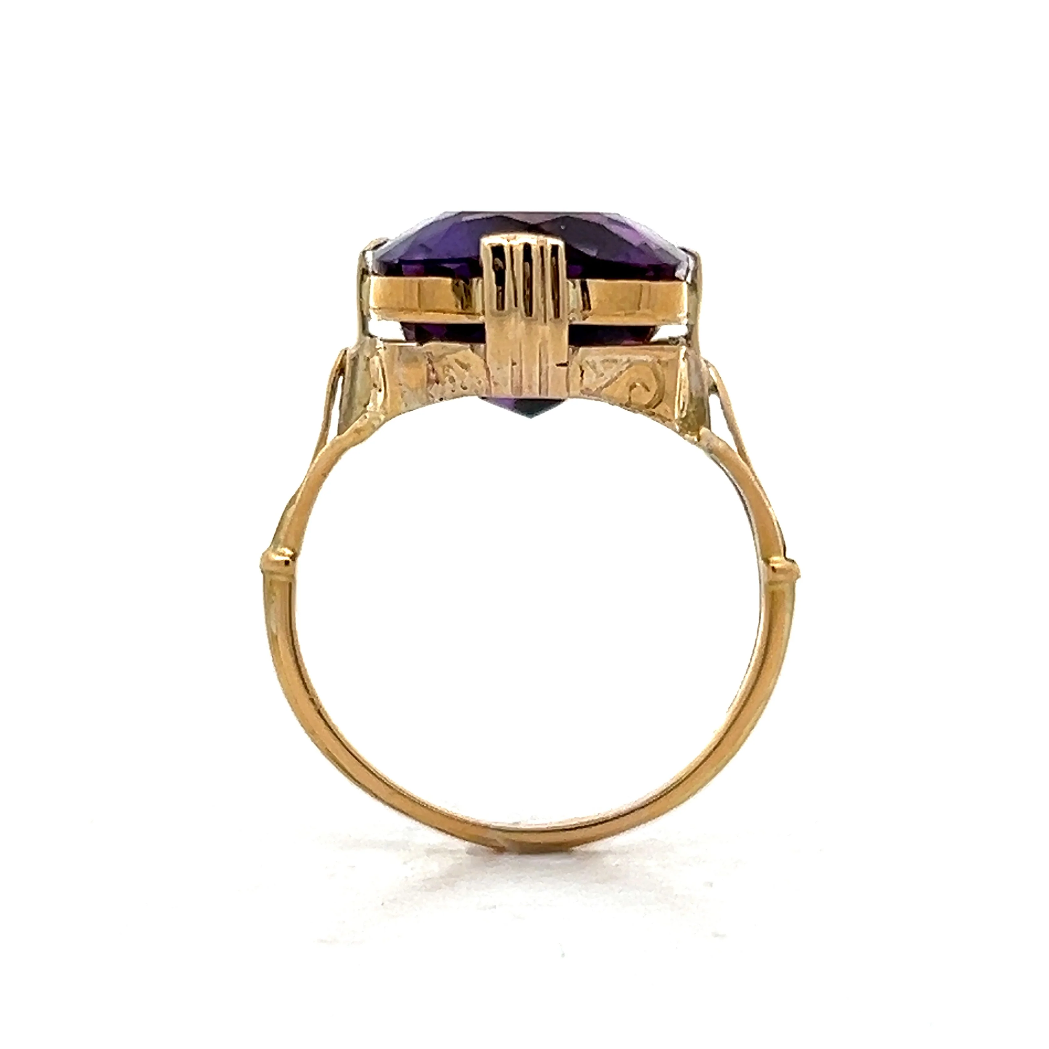 13.85 Vintage Amethyst Cocktail Ring in 18k Yellow Gold - Image 4