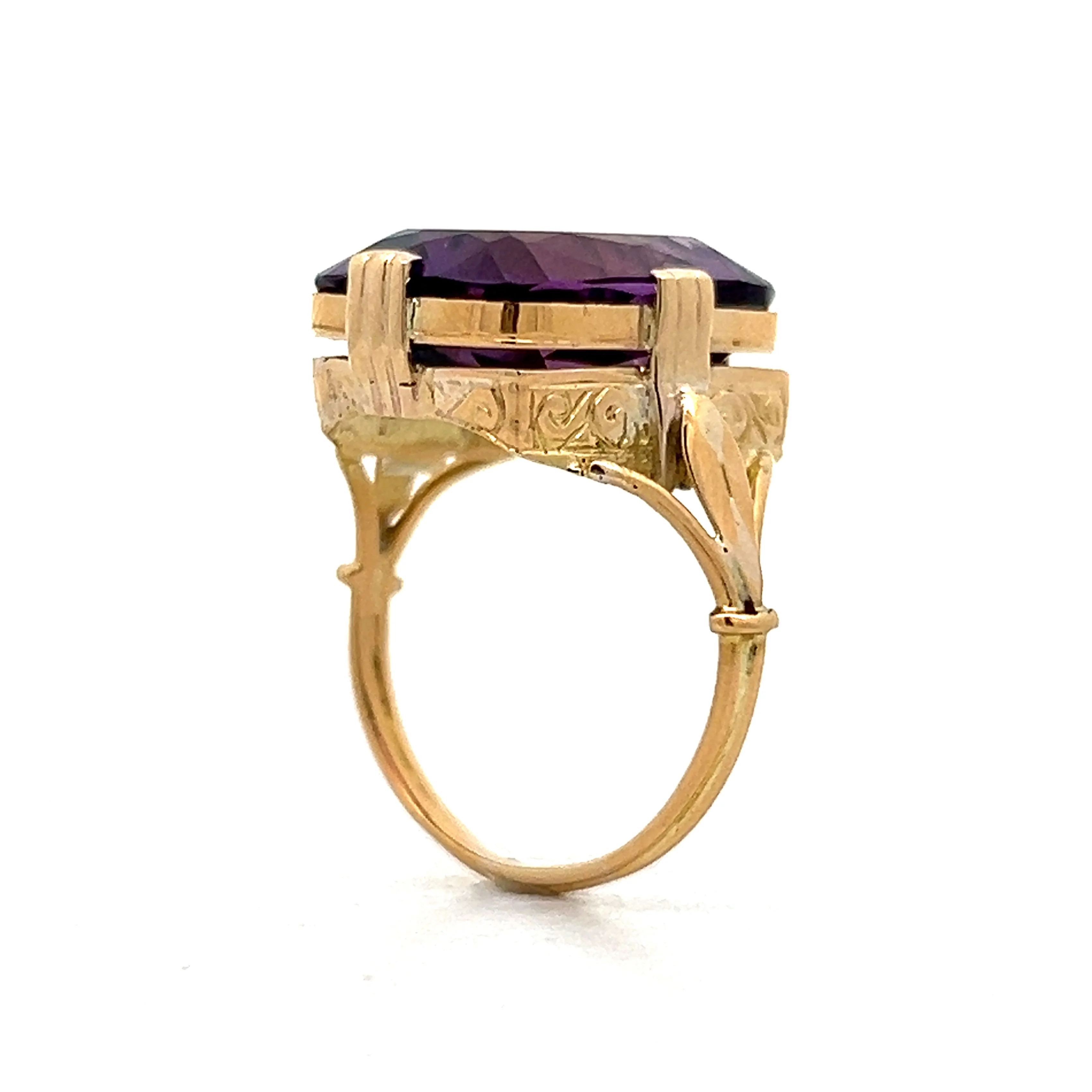 13.85 Vintage Amethyst Cocktail Ring in 18k Yellow Gold - Image 5