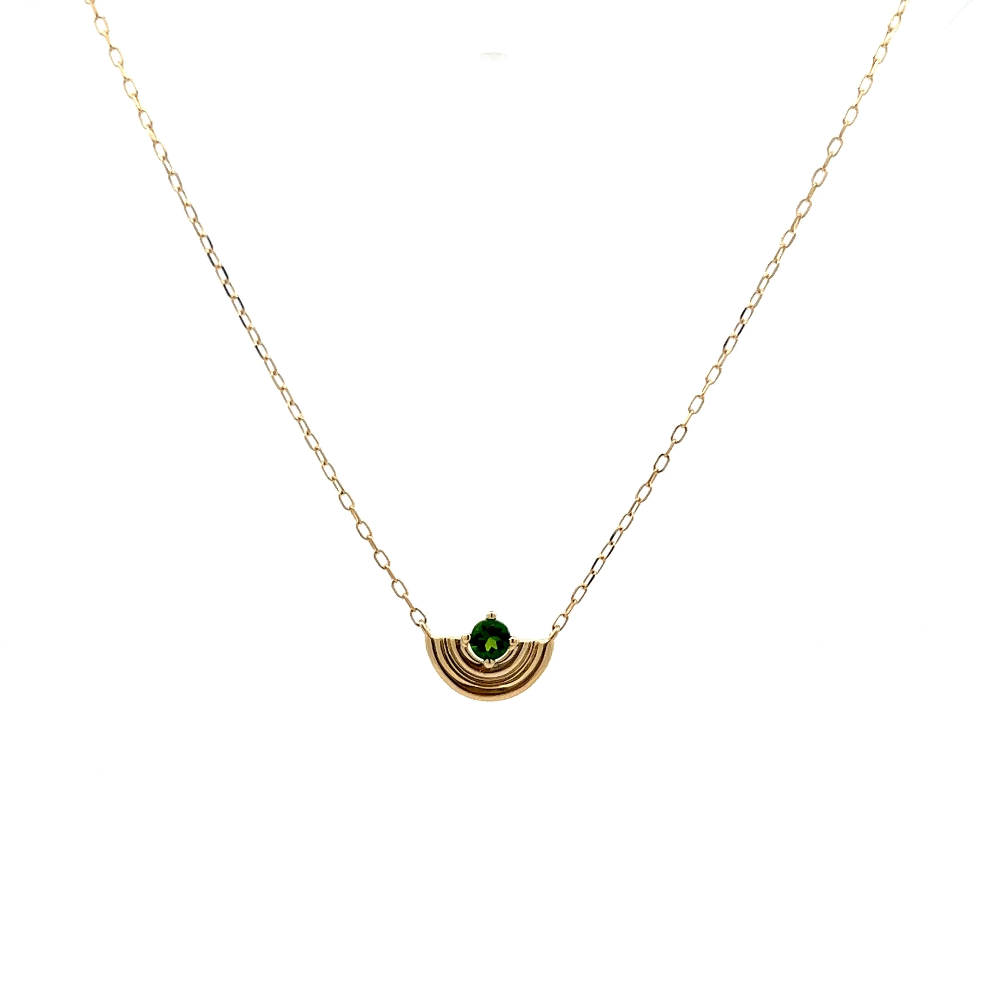 .14 Chrome Diopside Pendant Necklace in Yellow Gold - Image 4