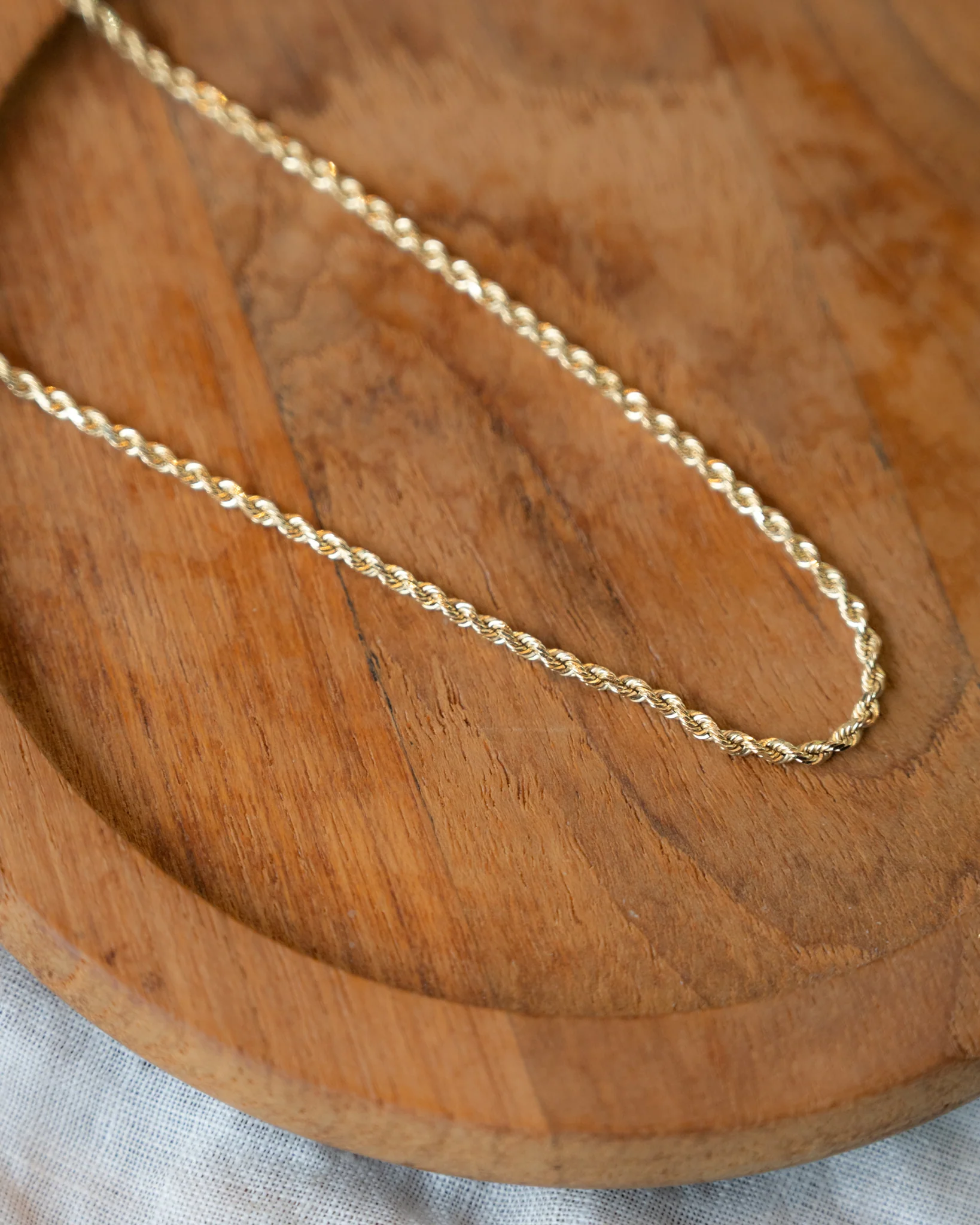 16" Twisted Rope Chain Necklace in 14k Yellow Gold - Image 5
