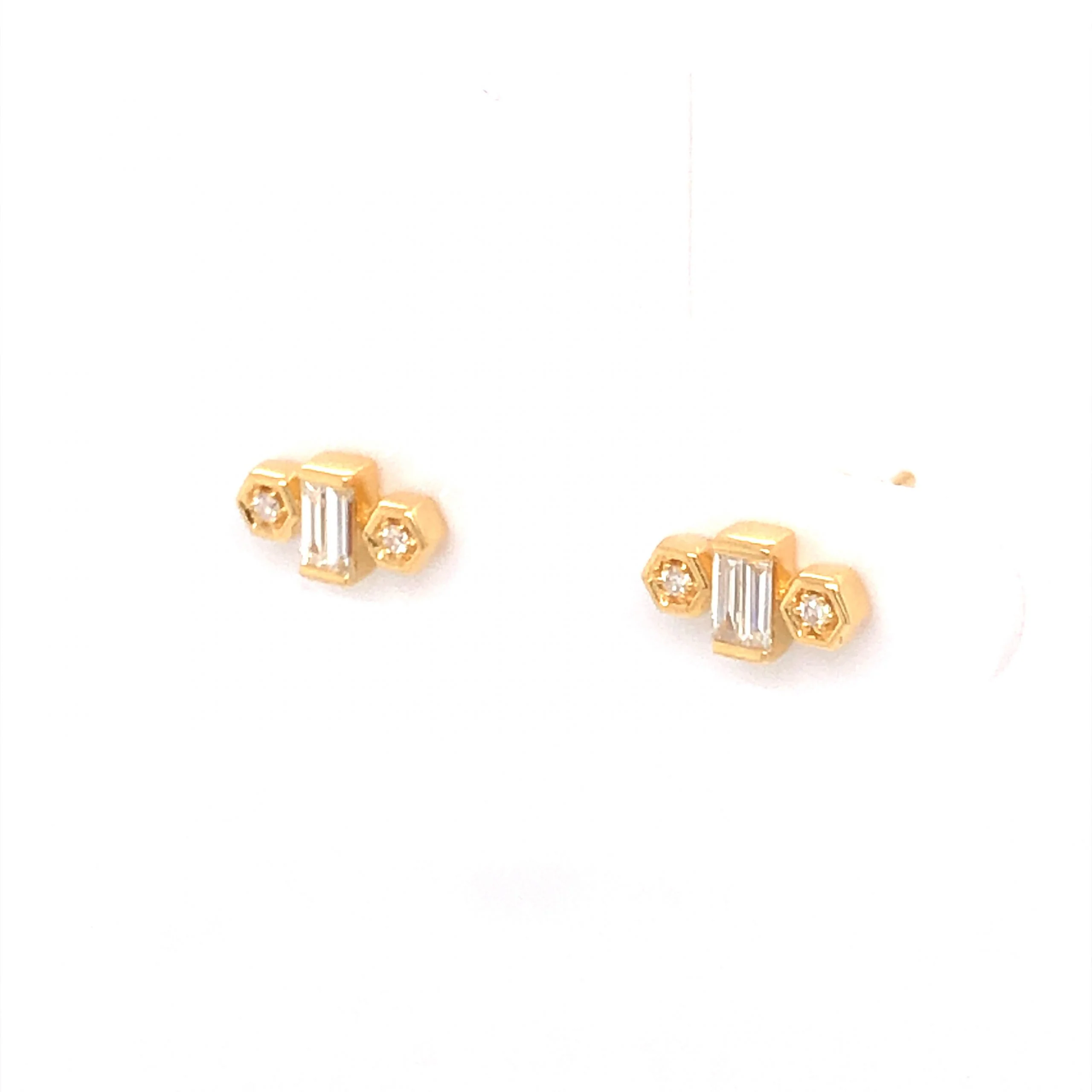 .17 Baguette Diamond Earrings in 18k Yellow Gold - Image 2