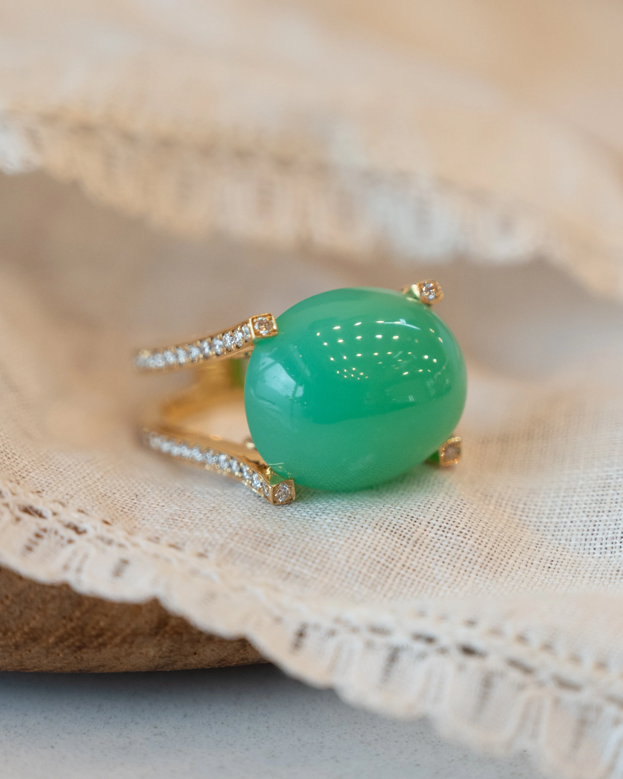 18.48 Chrysoprase Cocktail Ring 18k Yellow Gold - Image 6