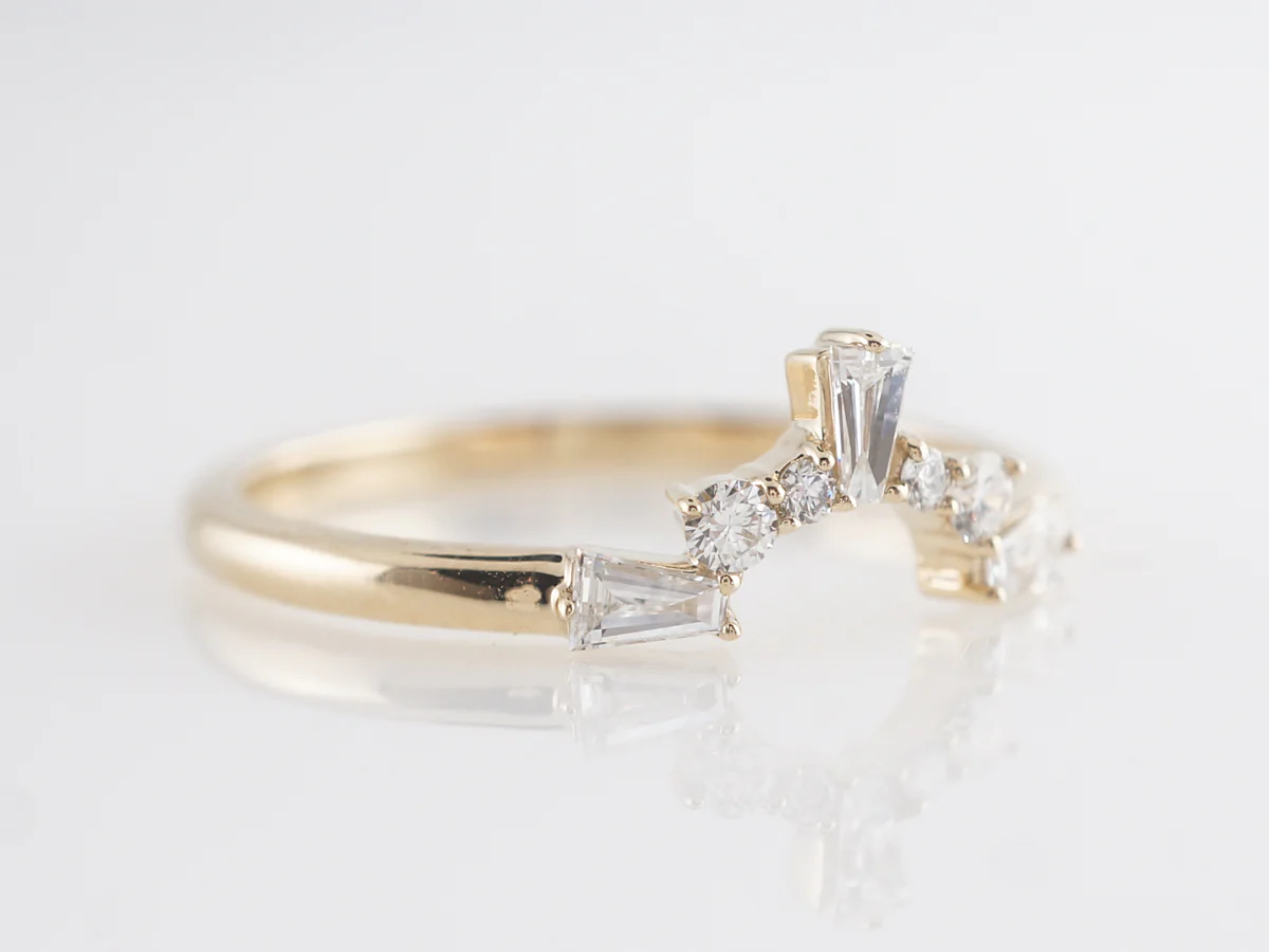 .18 Curved Diamond Wedding Band in 14k Yellow Gold - Image 3