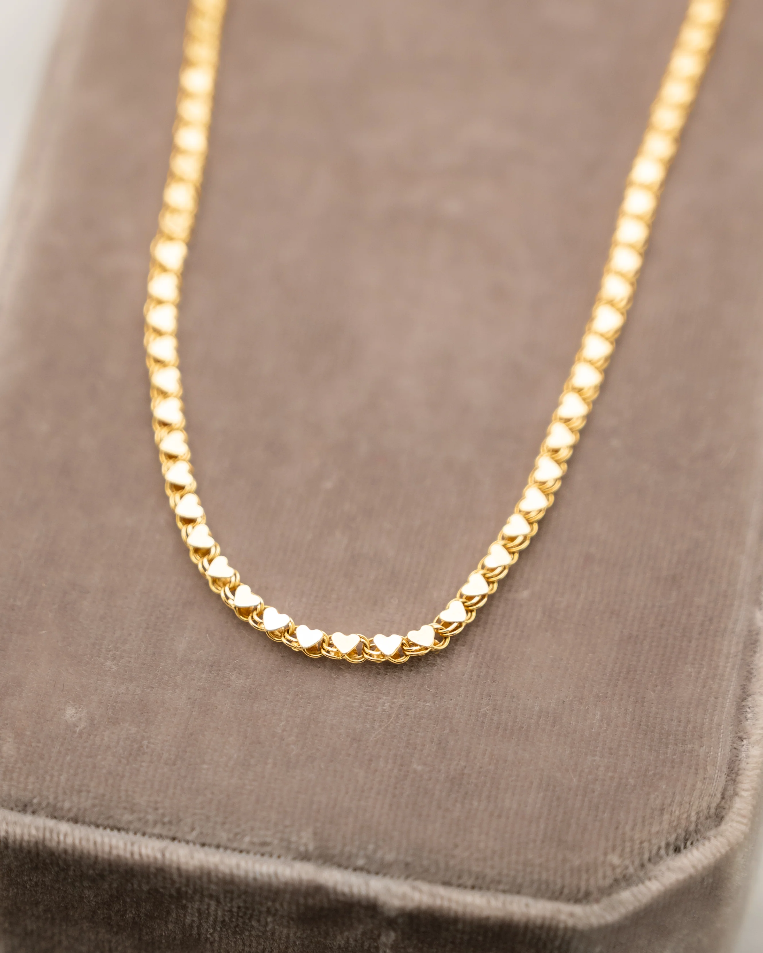 18" Heart Shaped Link Necklace in 14k Yellow Gold - Image 5