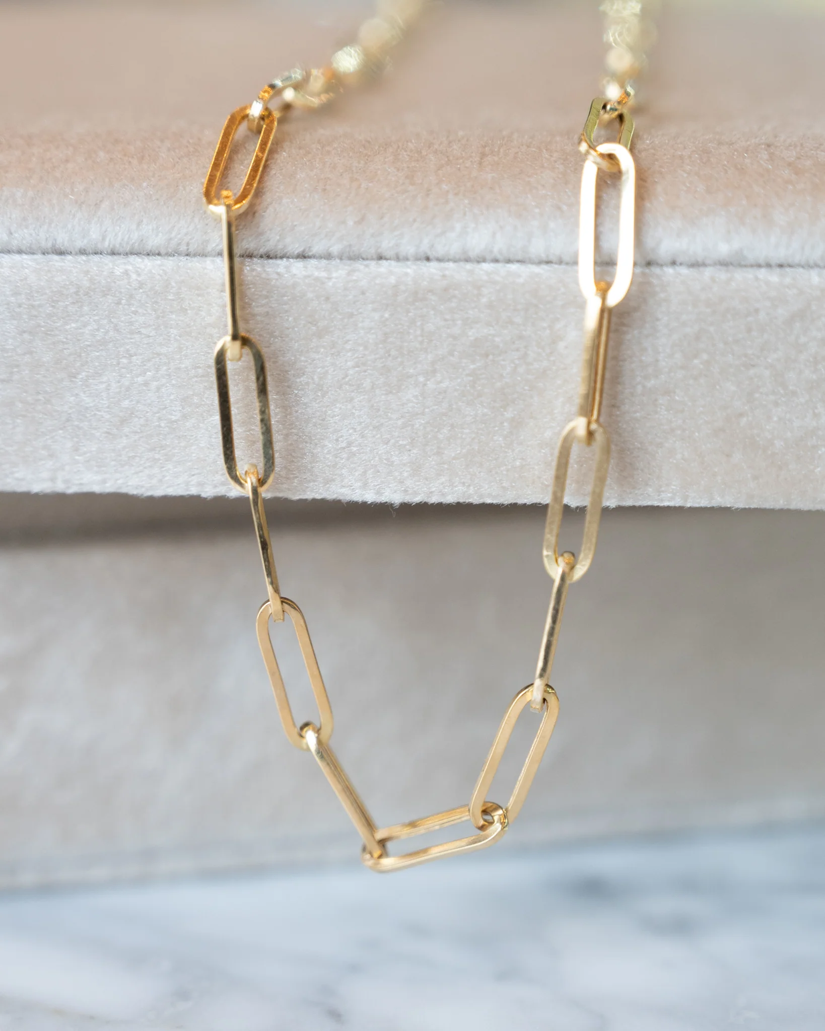 18" Paperclip Chain Necklace in 18k Yellow Gold - Image 4