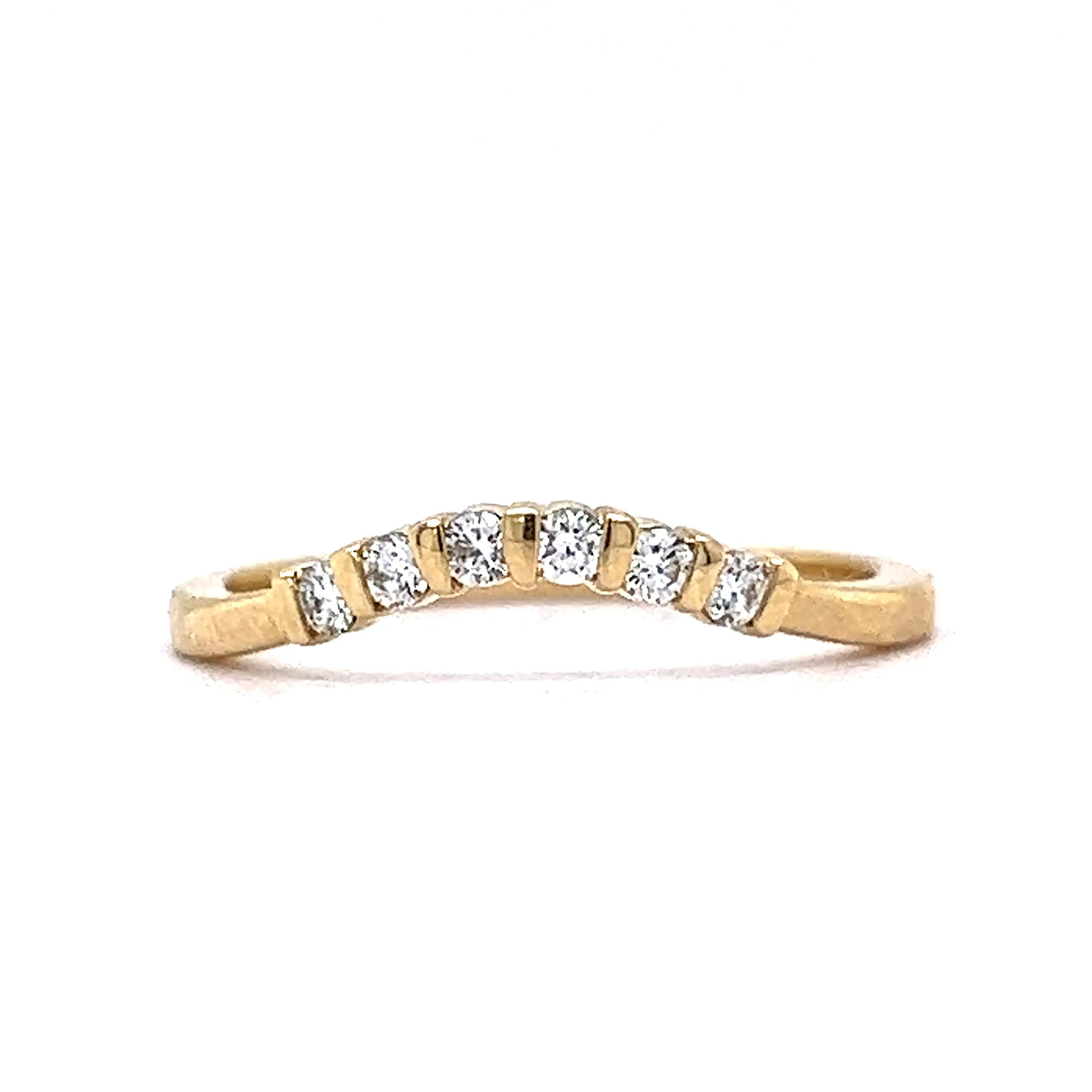 .18 Round Diamond Contoured Wedding Band in Yellow Gold