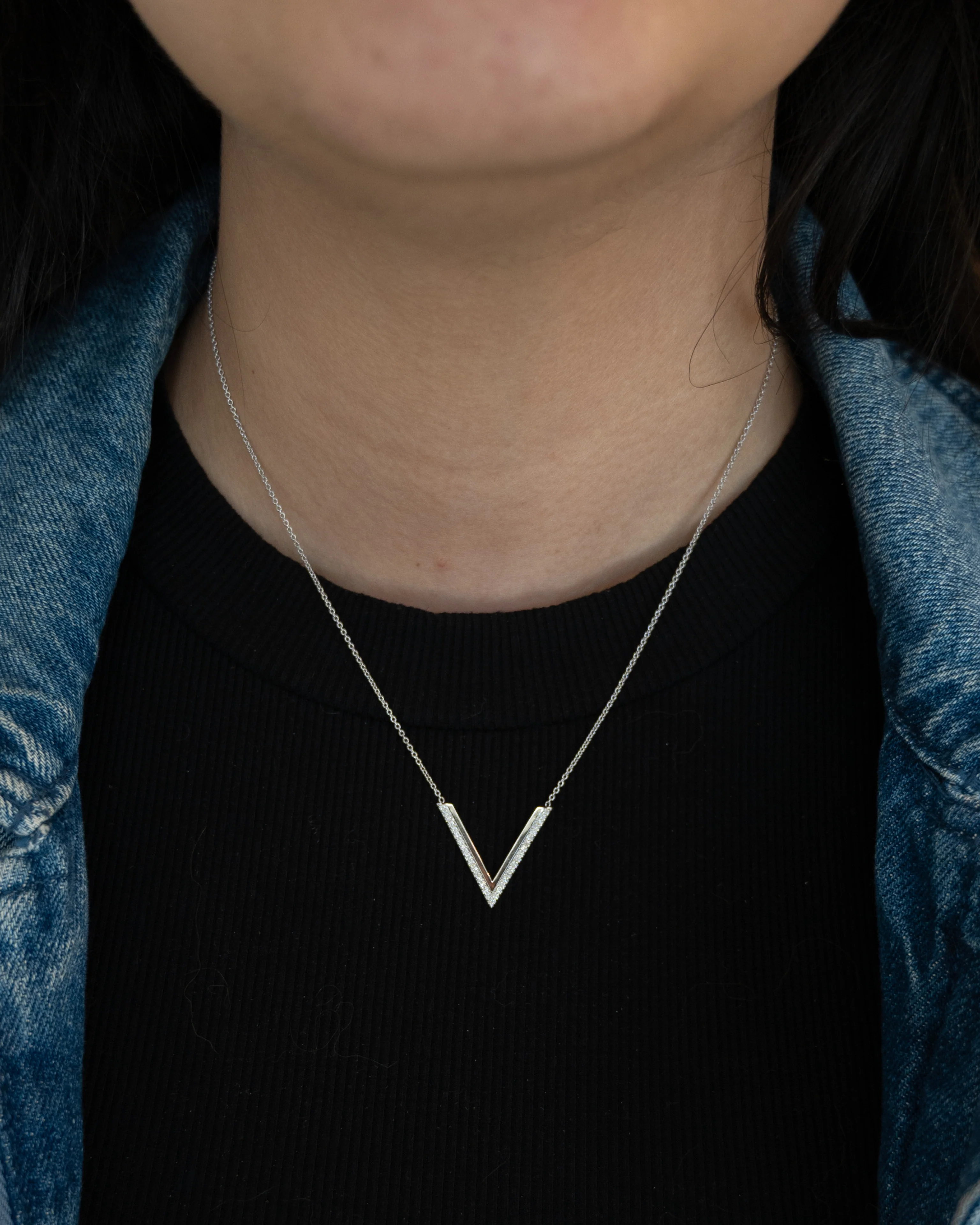 .18 V Shaped Bar Pendant Necklace in 18k White Gold - Image 6