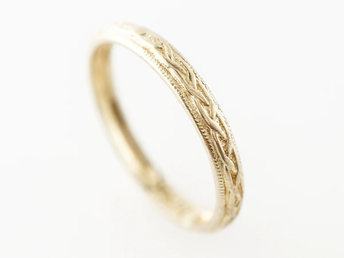 1930's Engraved Wedding Band in 10k Yellow Gold - Image 3