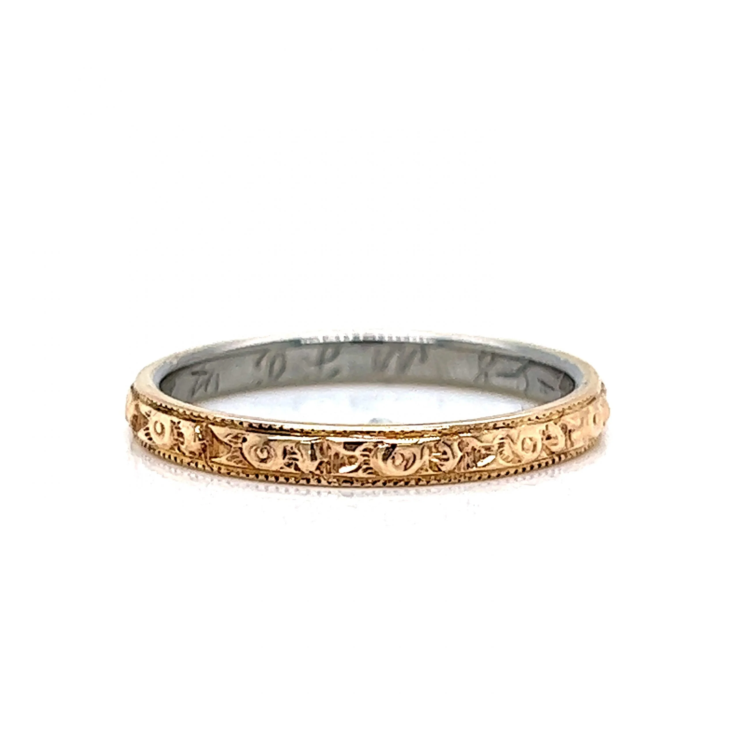 1950's Engraved Wedding Band in 14k Yellow Gold - Image 3