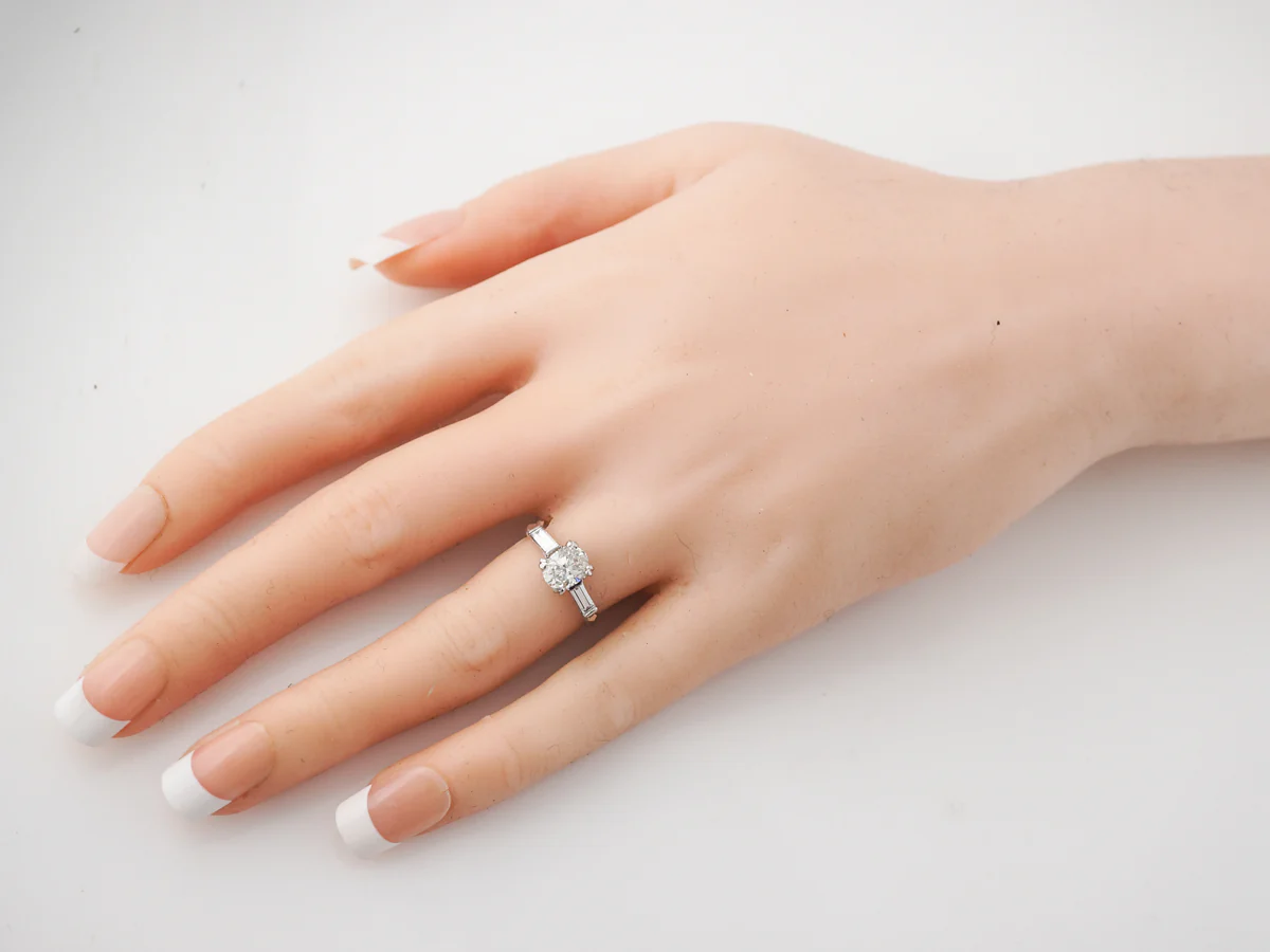 1950's Oval Cut Diamond Engagement Ring in Platinum - Image 7