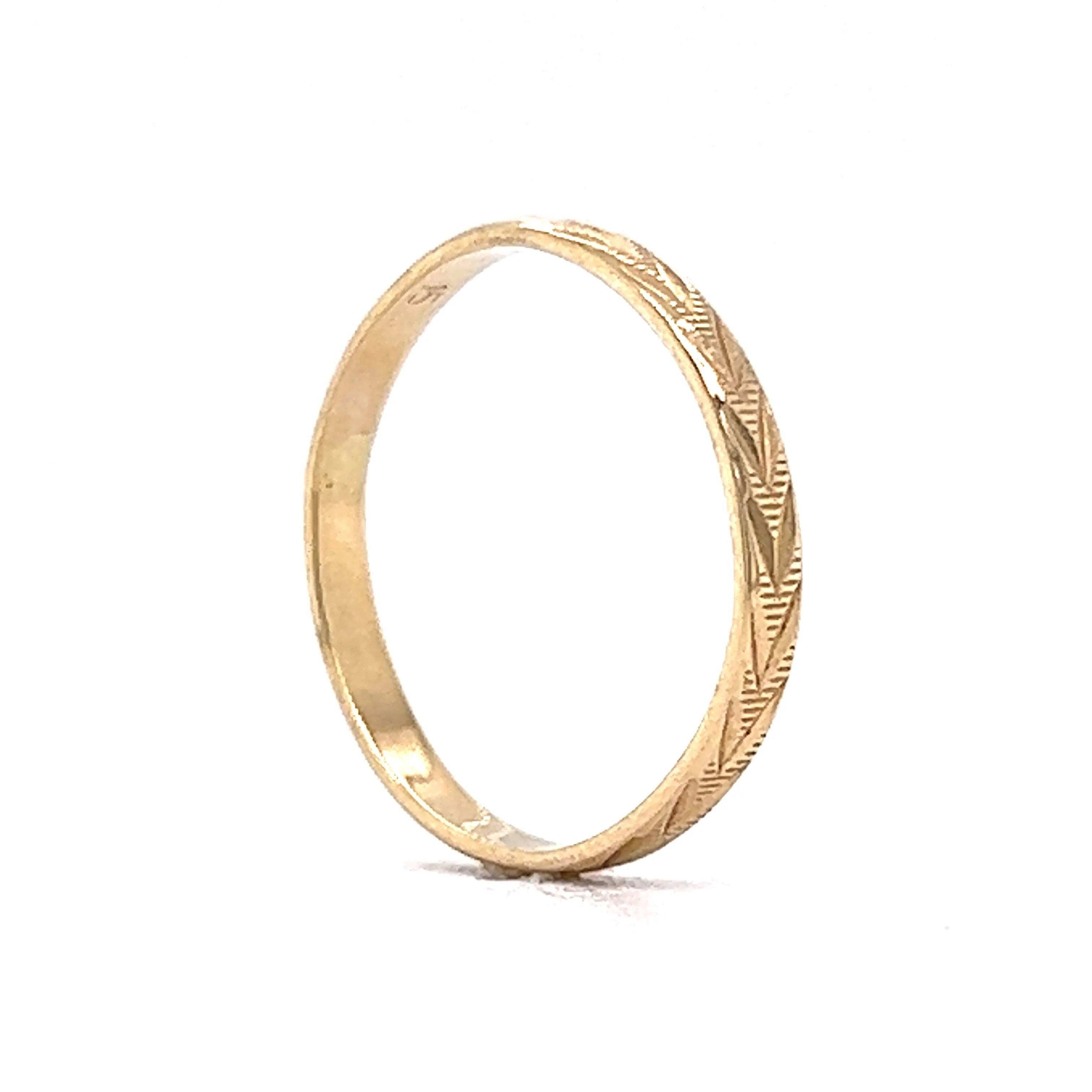 2.24mm Art Deco Chevron Wedding Band in 14k Yellow Gold - Image 5