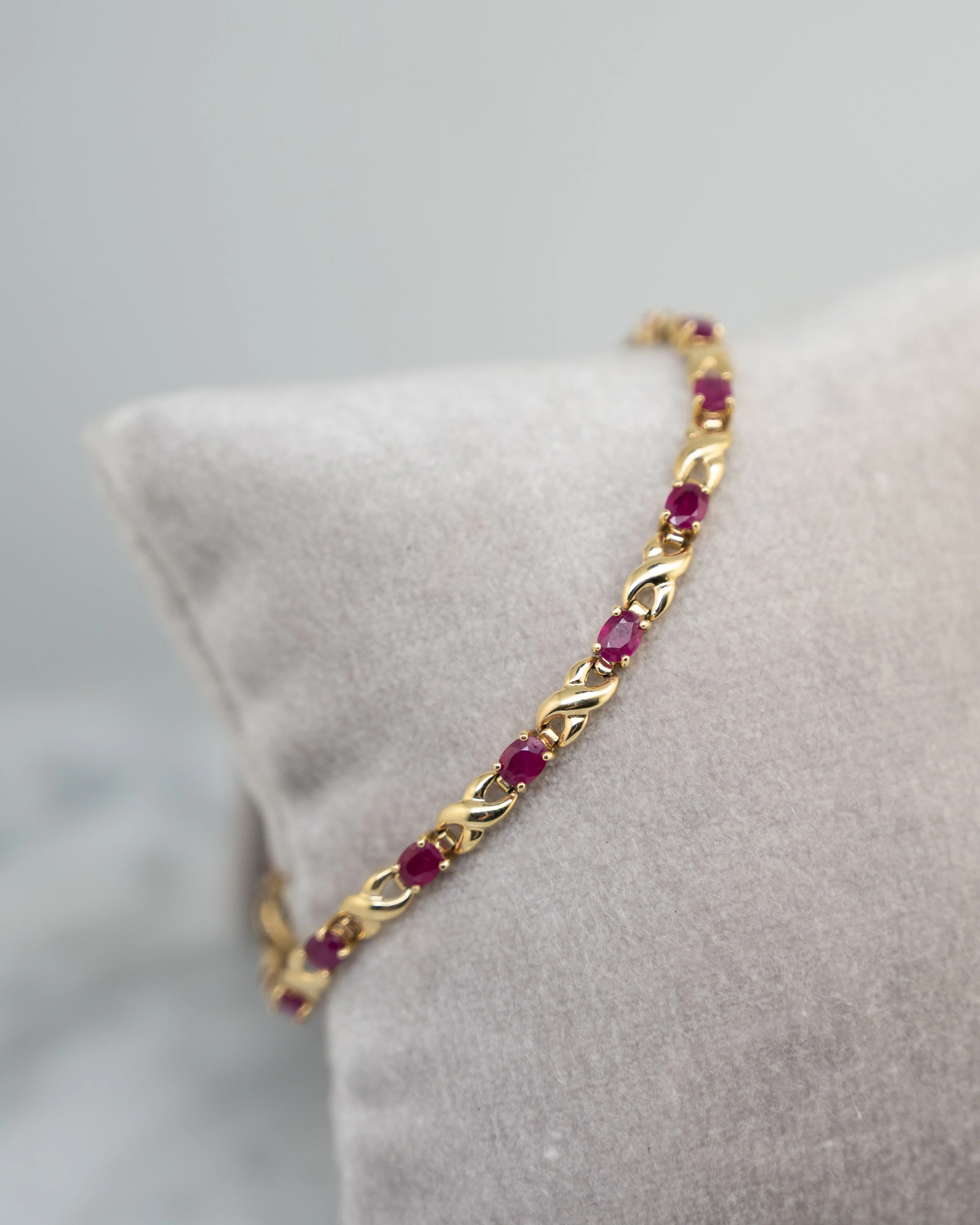 2.55 Oval Ruby Chain Bracelet in 14k Yellow Gold - Image 5