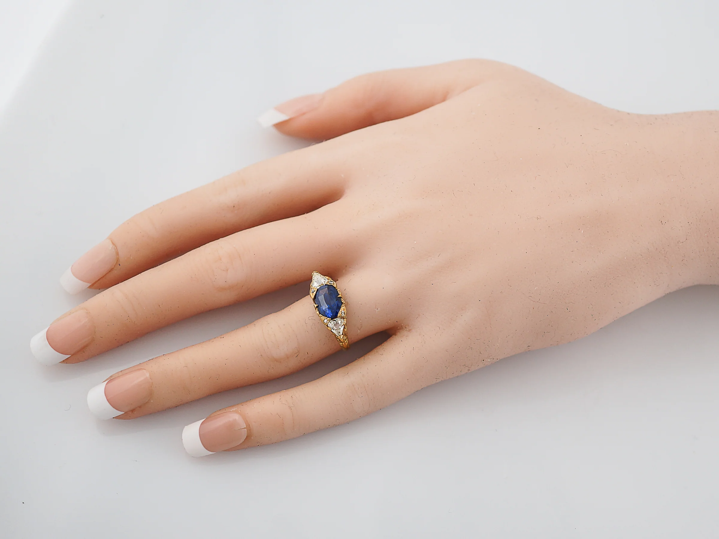 2 Carat Blue Sapphire Ring w/Trilliant Cut Diamonds - Image 3