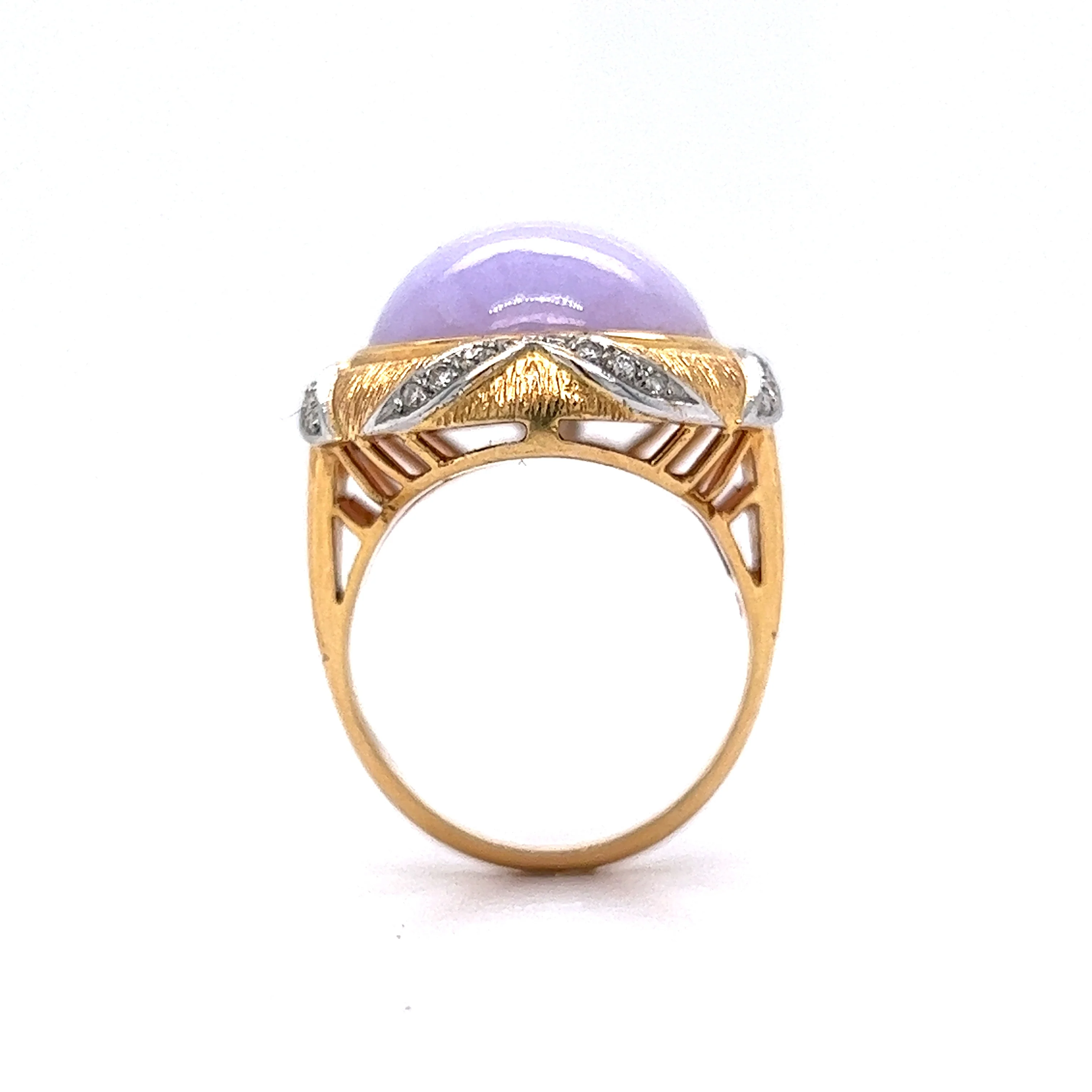 26.27 Lavender Jadeite Cabochon Cocktail Ring in 14k Yellow Gold - Image 4