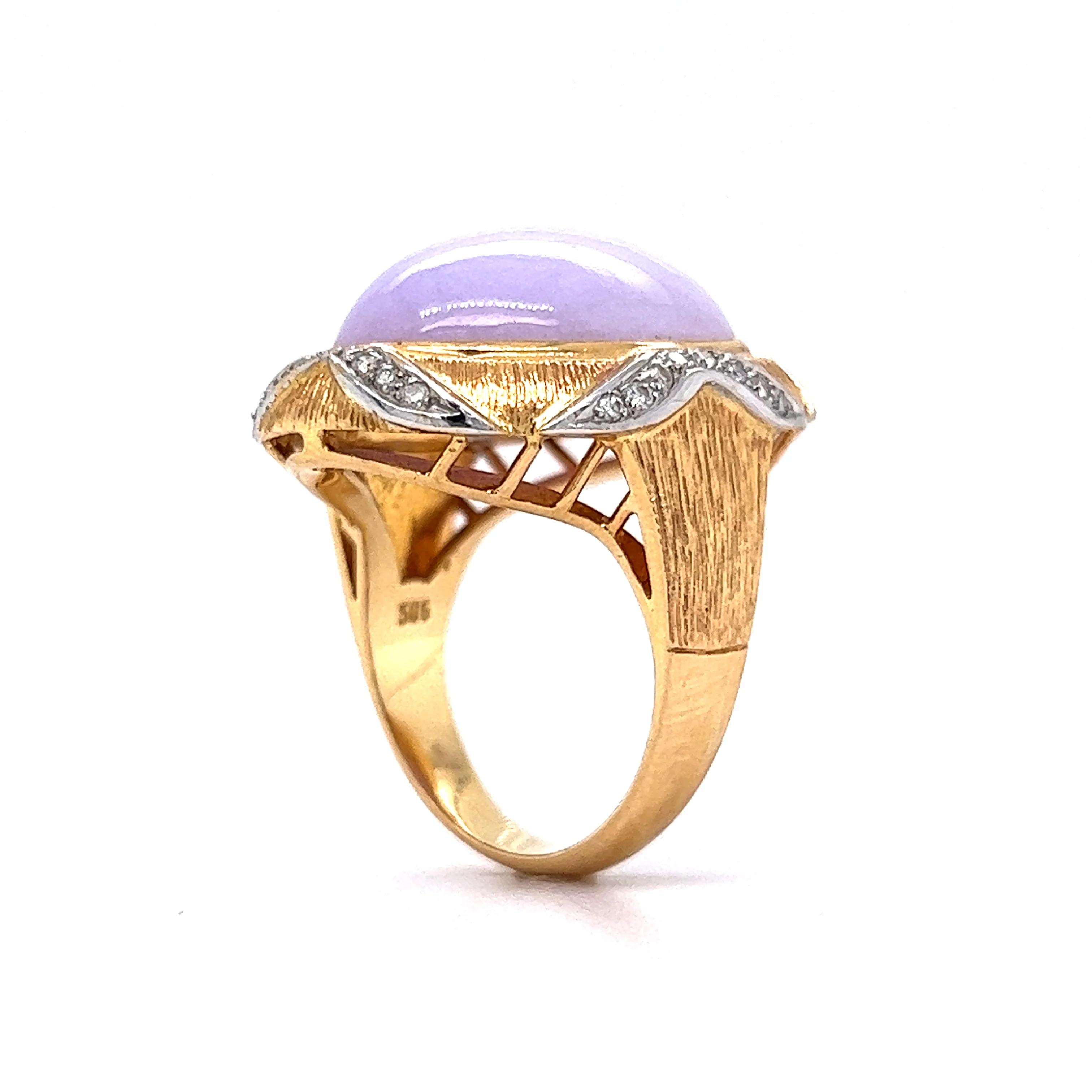 26.27 Lavender Jadeite Cabochon Cocktail Ring in 14k Yellow Gold - Image 5