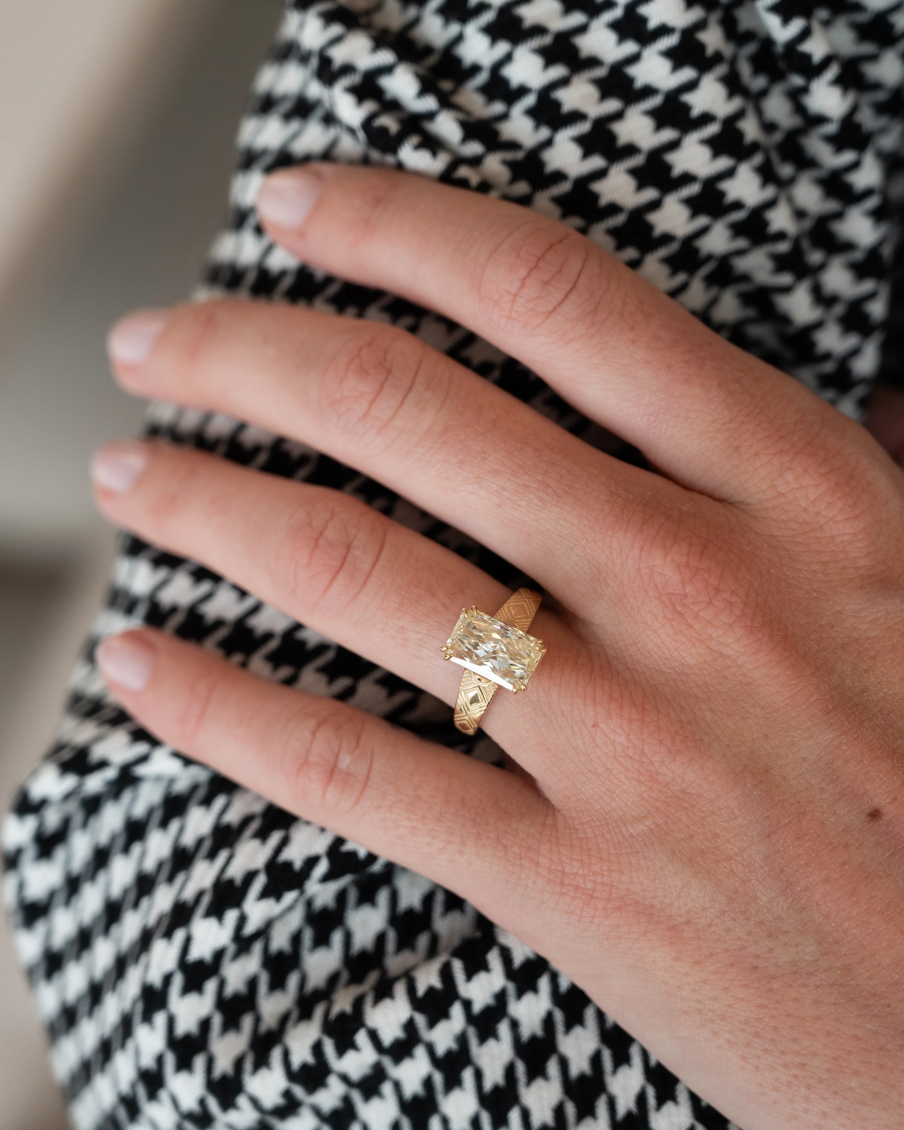 3.01 GIA Radiant Cut Diamond Engagement Ring 14k - Image 8