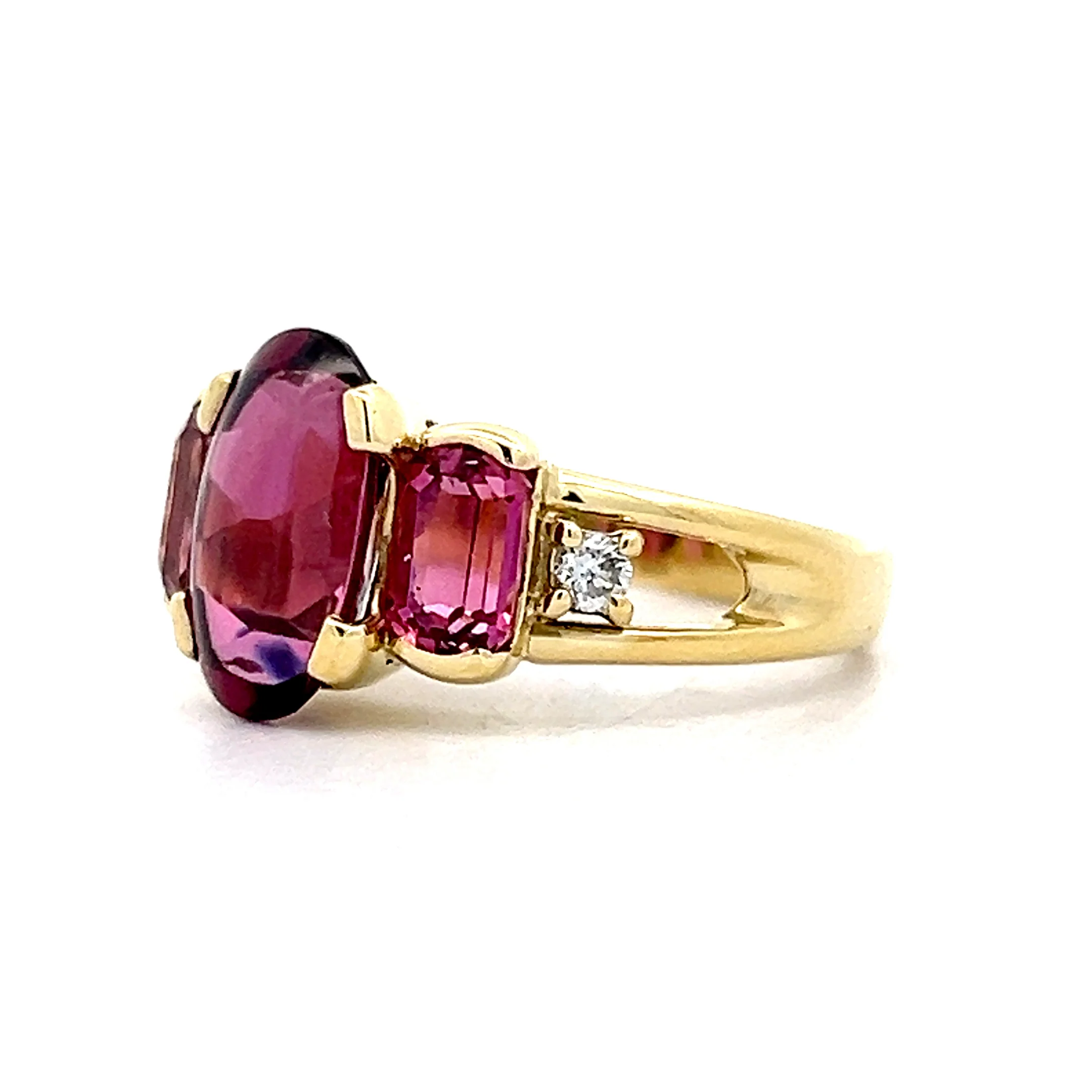 3.68 Cabochon Garnet Cocktail Ring in 18k Yellow Gold - Image 2