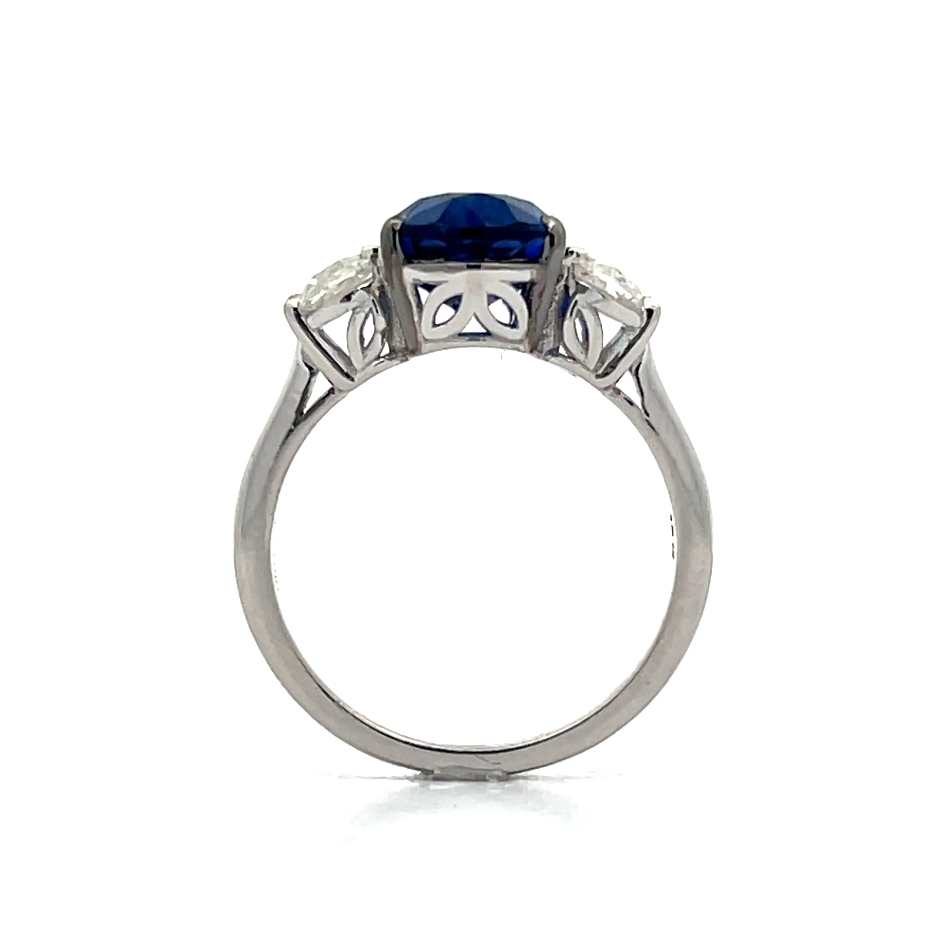 3.75 Oval Cut Tanzanite & Diamond Ring in 18k - Image 4