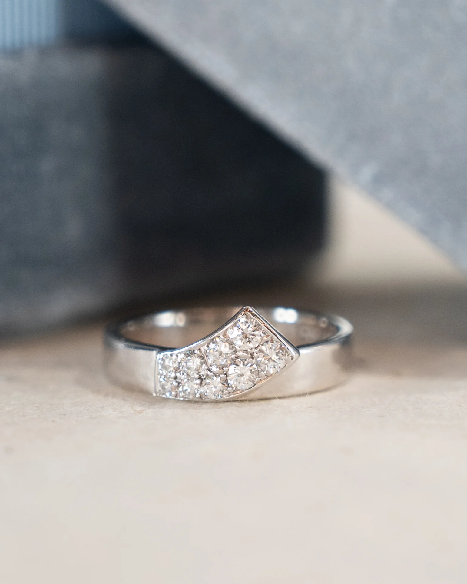 .30 Giertta Diamond Bypass Stacking ring 18k - Image 6