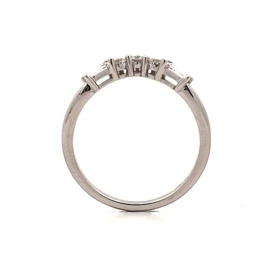 .30 Round & Baguette Diamond Contour Band in 18k - Image 4