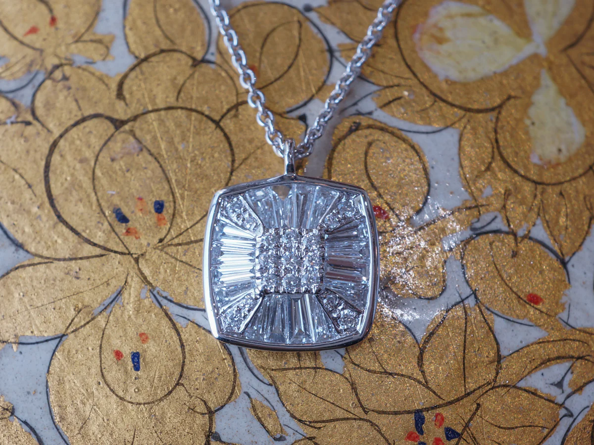 .36 Round & Baguette Diamond Pendant in 18K White Gold - Image 3