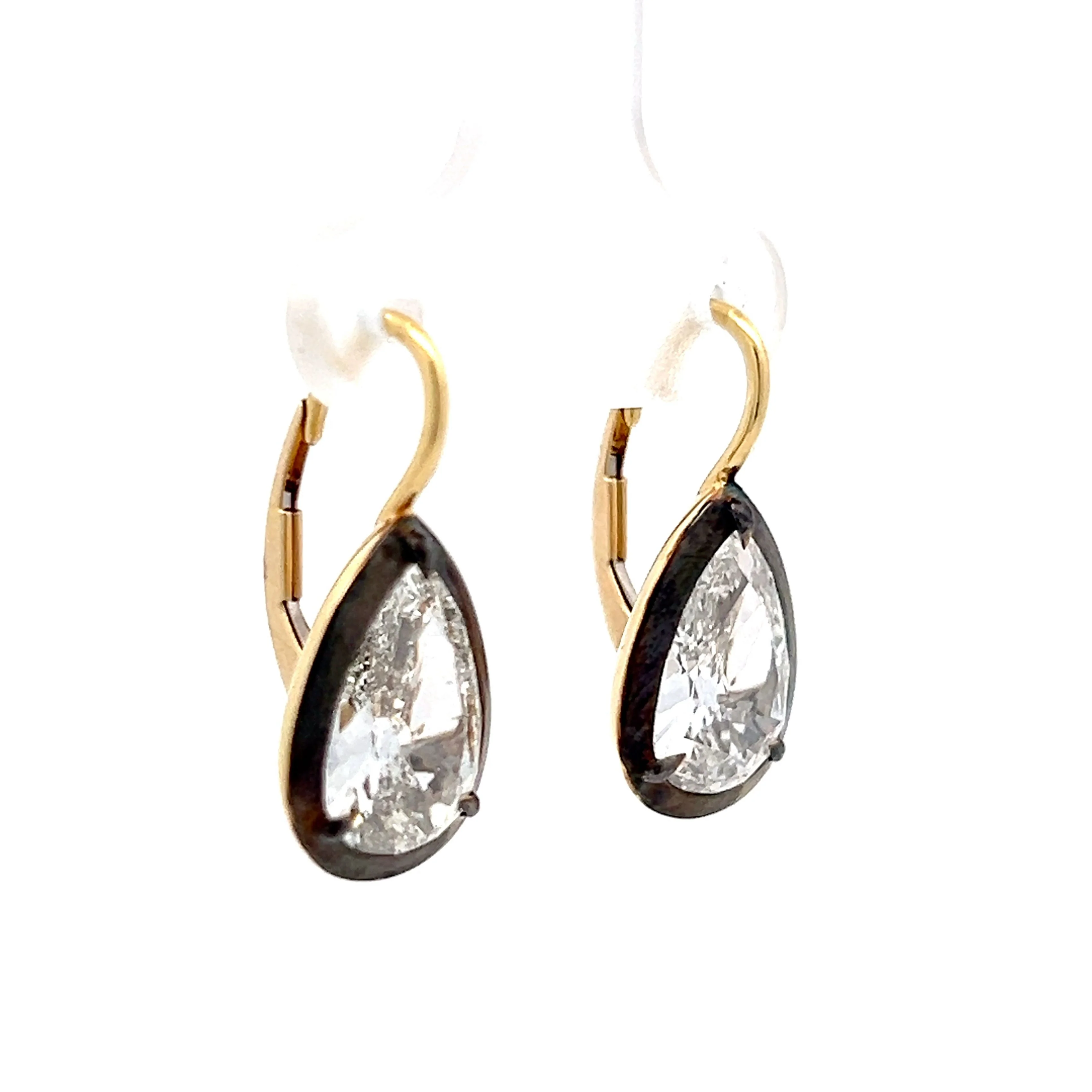 4.06 Pear Cut Diamond Earrings in 18k Yellow Gold - Image 3