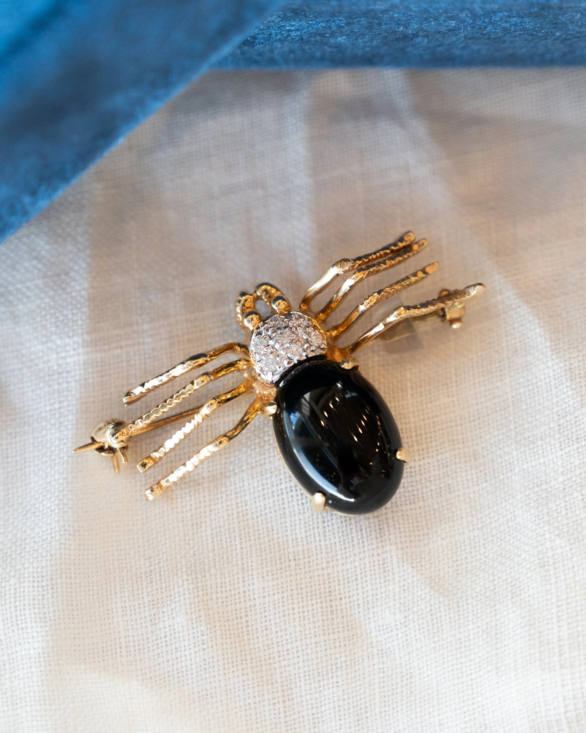 4.40 Onyx & Diamond Spider Brooch 18k Yellow Gold - Image 3