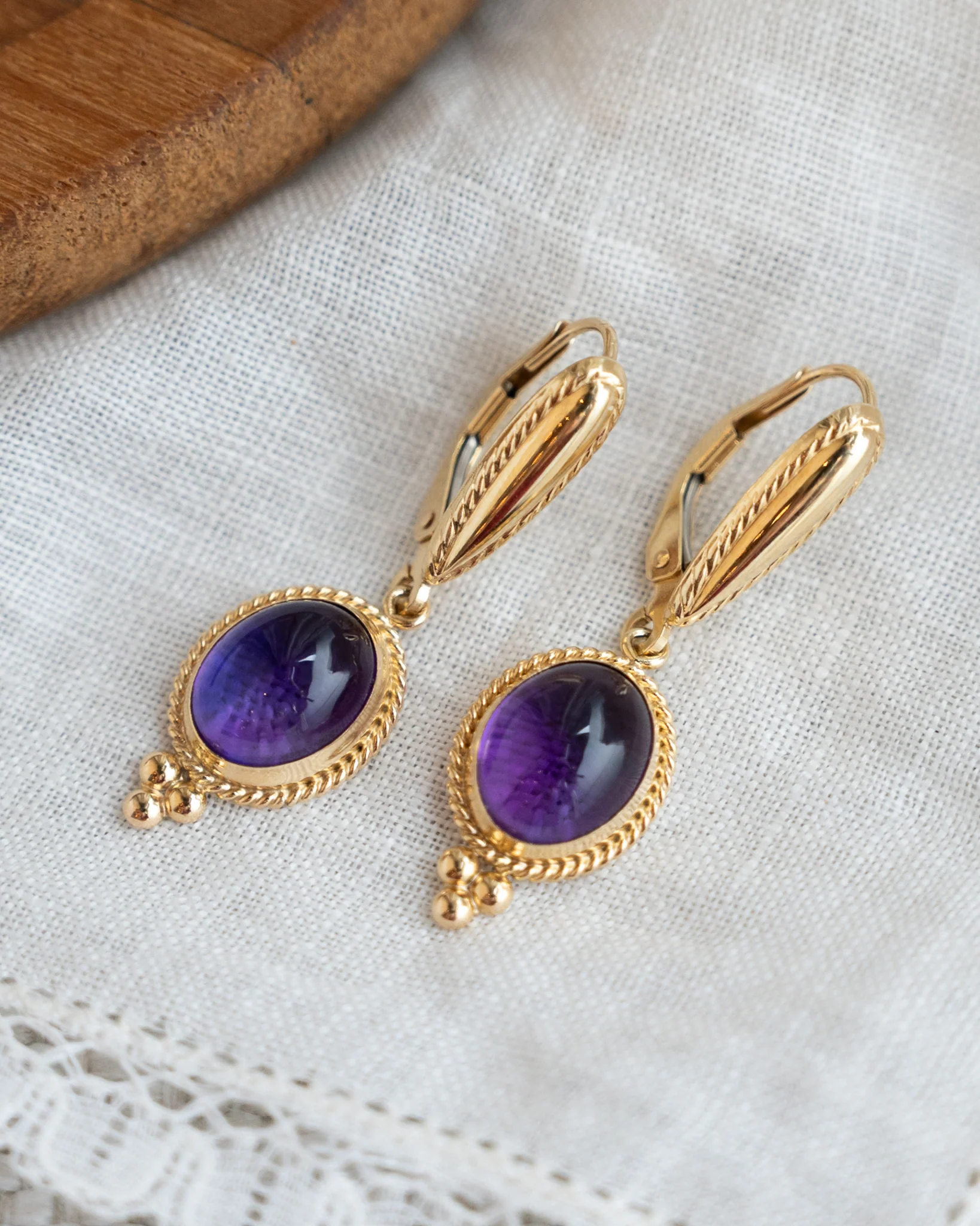 5.20 Cabochon Amethyst Drop Earrings in 14k Yellow Gold - Image 4