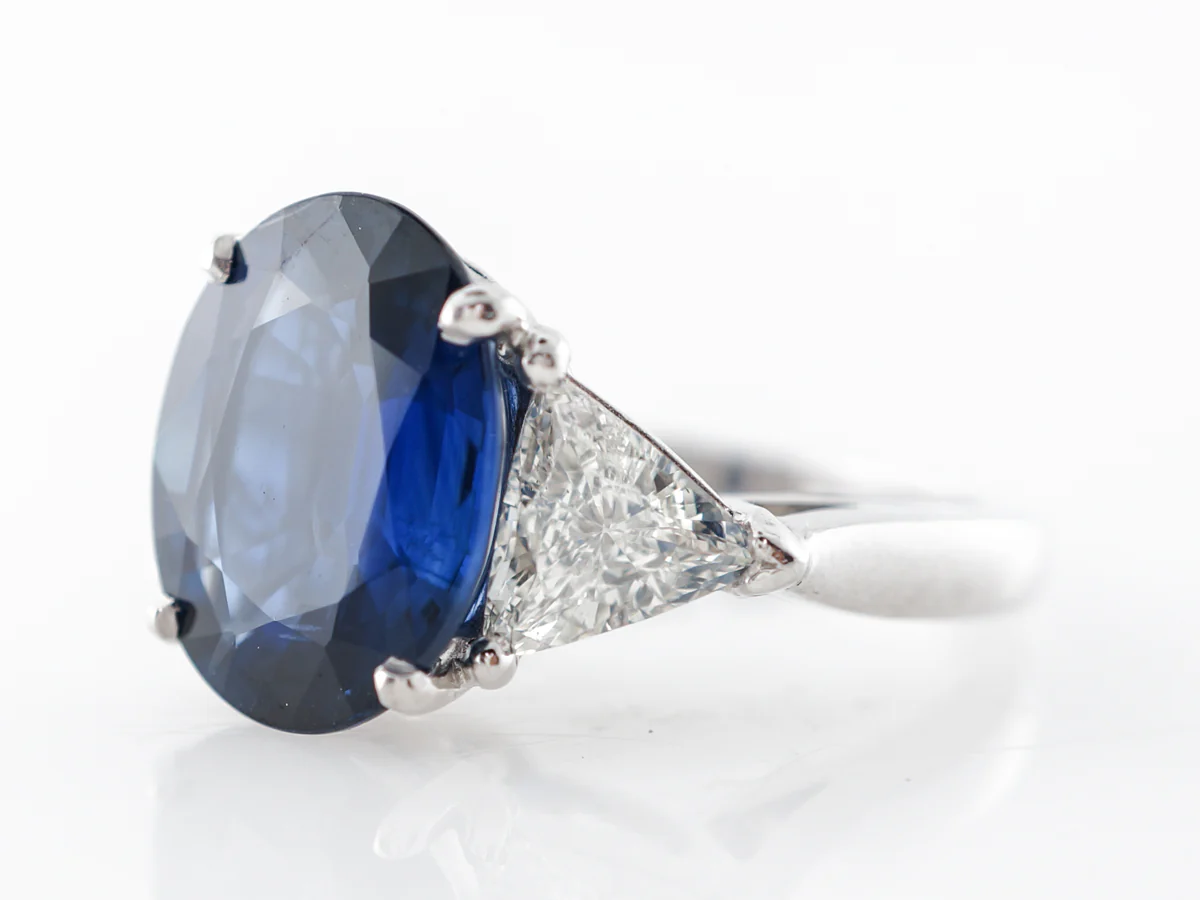 5.30 Oval Sapphire & Trilliant Cut Diamond Engagement Ring - Image 2
